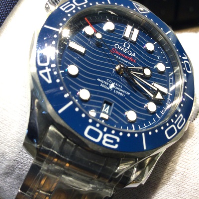 オメガシーマスター　ダイバー300　マスタークロノメーター42ｍｍ　21030422003001
