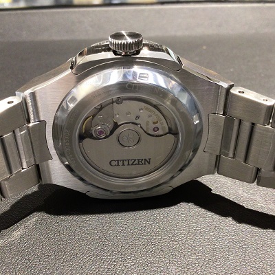 CITIZEN　シチズン　シリーズ８　GMT　NB6030-59L