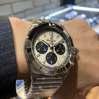 BREITLING　ブライトリング　クロノマット B01 42 ジャパン エディション　AB0134101A1A1　在庫1点レアモデル