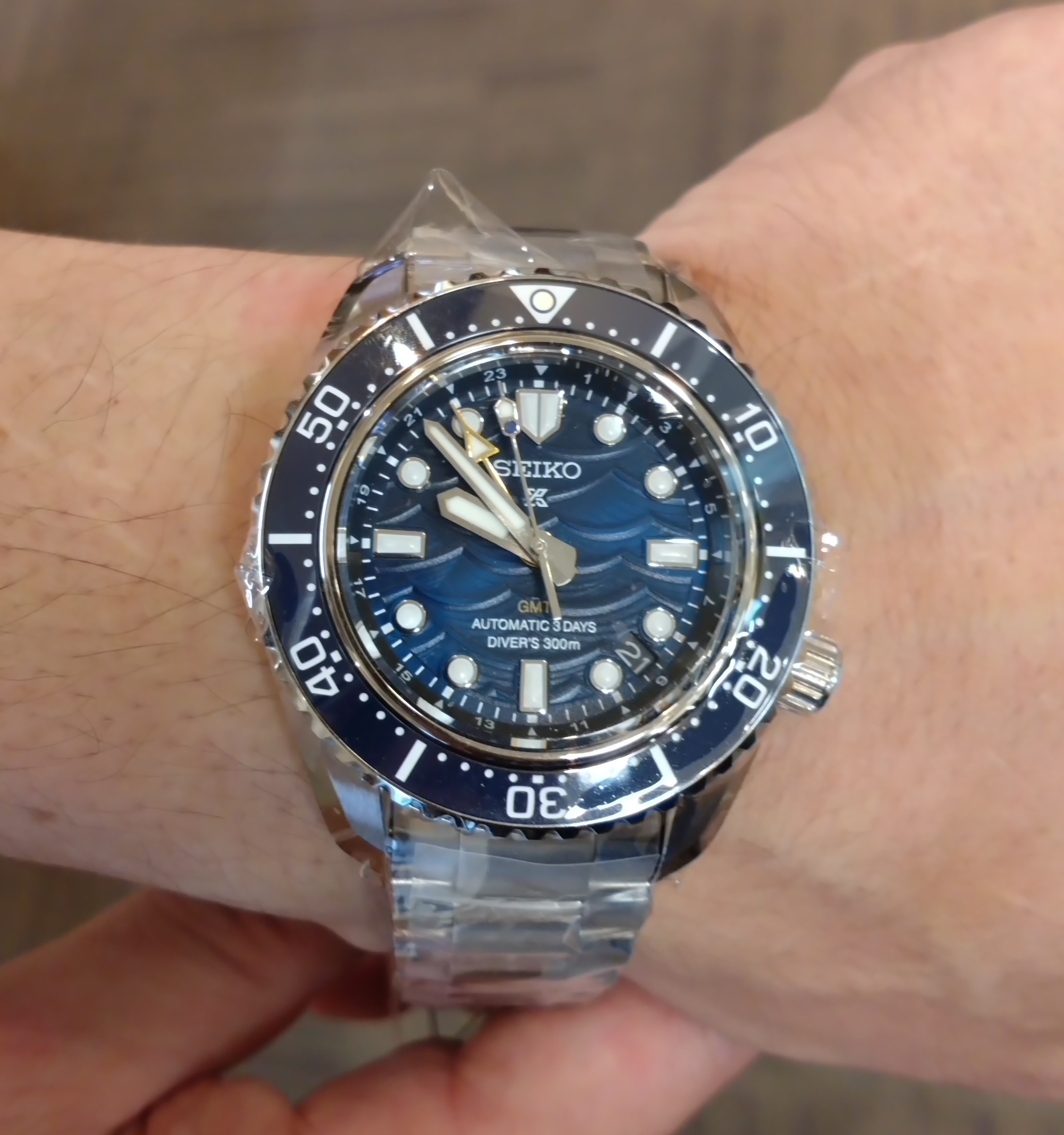 SEIKO GMT 腕時計 セイコー プロスペックス＞より セイコー初、GMT機能付き