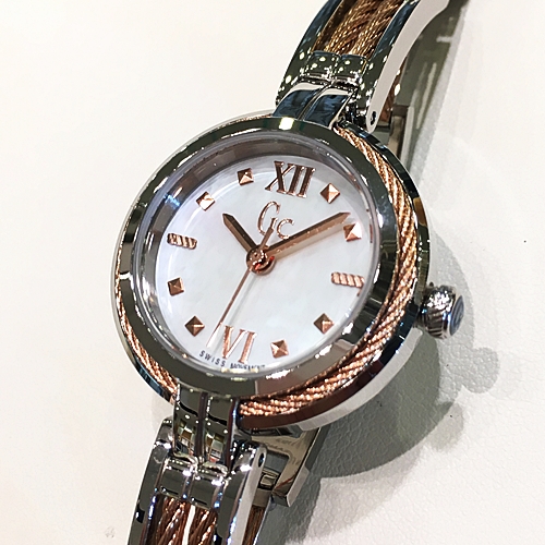ジーシー ウォッチ Gc Watches ケーブルビジュウ 25mm ホワイトmop Cable Bijou 25m Y45003l1 ルイコレクション 東京 丸の内店 ブランド腕時計の正規販売店紹介サイトgressive グレッシブ