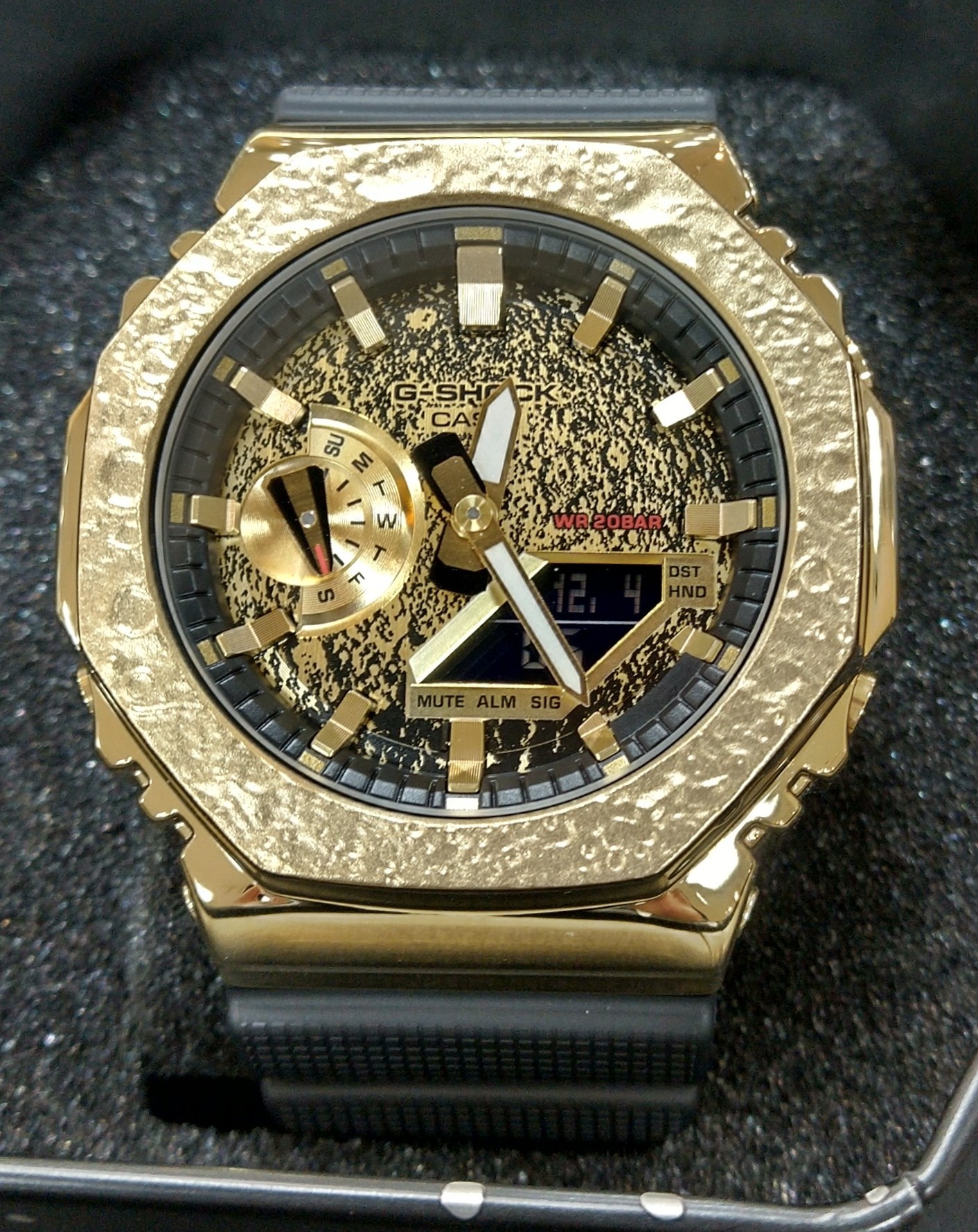 軽量+ストレッチ性+吸水速乾 CASIO G-SHOCK GM-2100MG-1AJR 新品未使用