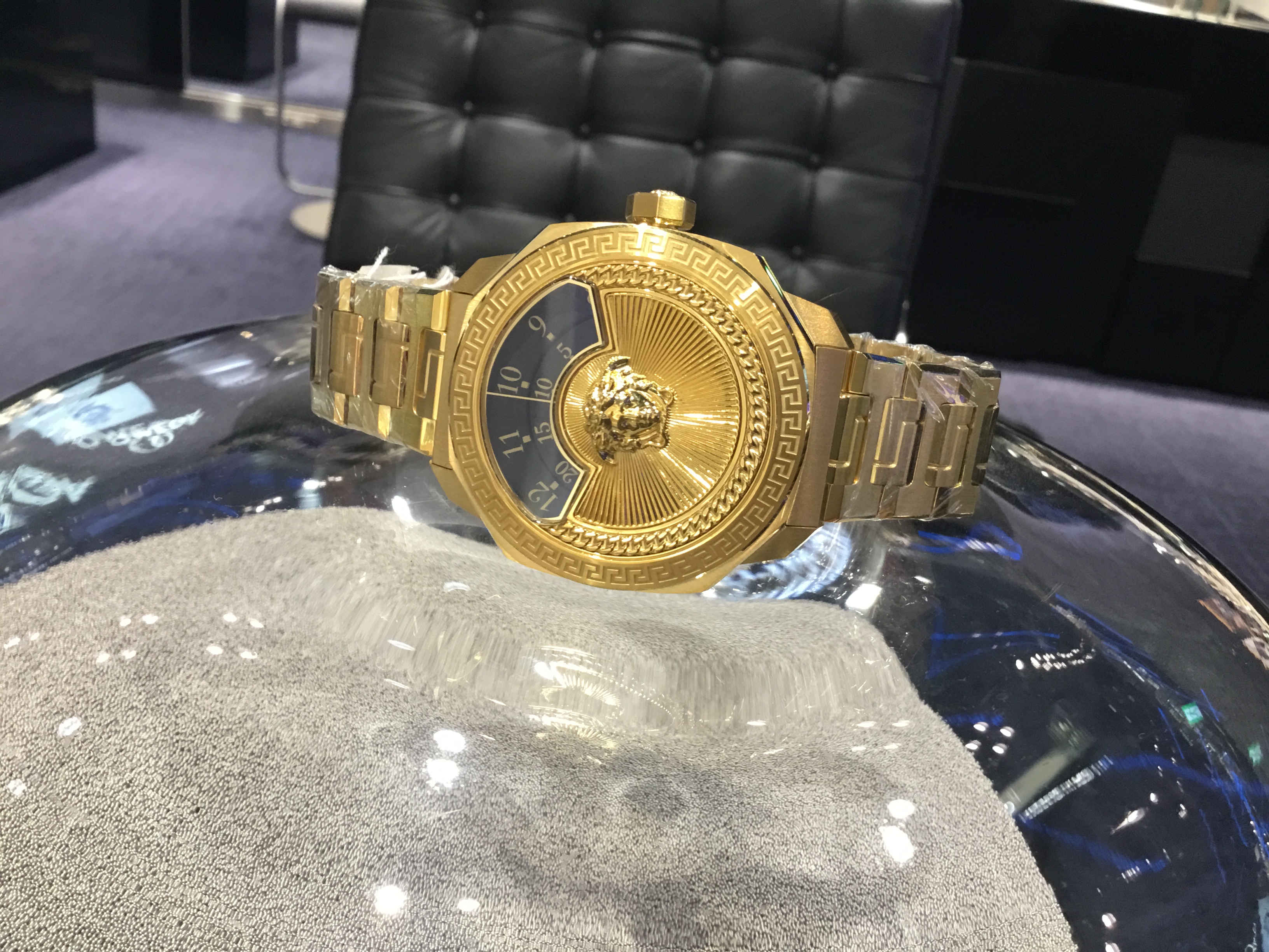 ヴェルサーチ Versace Versace Limited Model ブランド腕時計の正規販売店紹介サイトgressive グレッシブ ヴェルサーチ Versace Versace Limited Model ブランド腕時計の正規販売店紹介サイトgressive グレッシブ