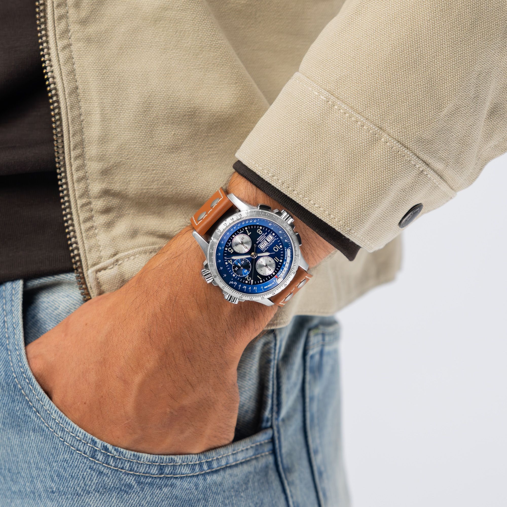 カーキ アビエーション  X-ウィンド デイ デイト オートクロノ 44mm  ブルー  H77506540 