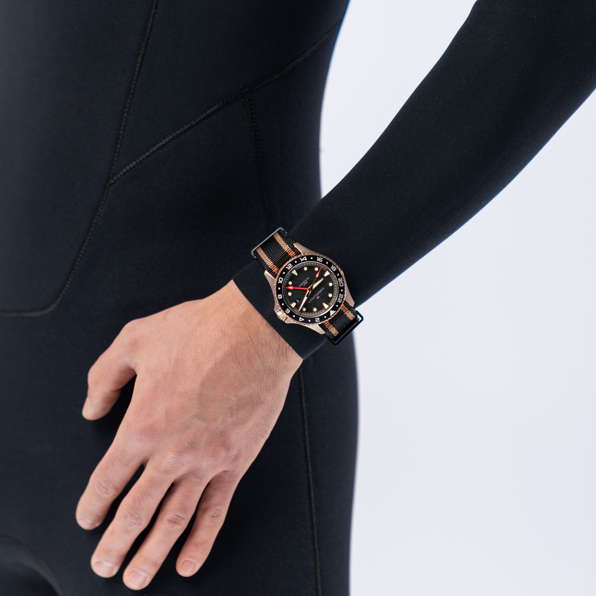 カーキ ネイビー スキューバ GMT オート  ブロンズ  43mm  H82565930