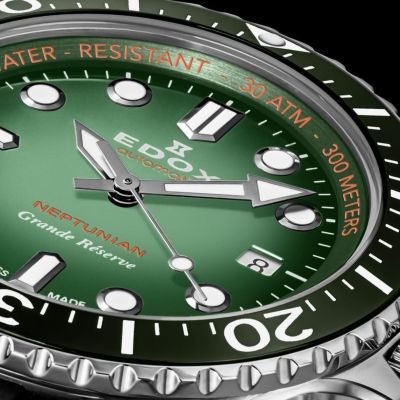 ネプチュニアン グランデ リザーブ デイト オートマティック ラバー  42mm  グリーン  80801-3VCA-VDN