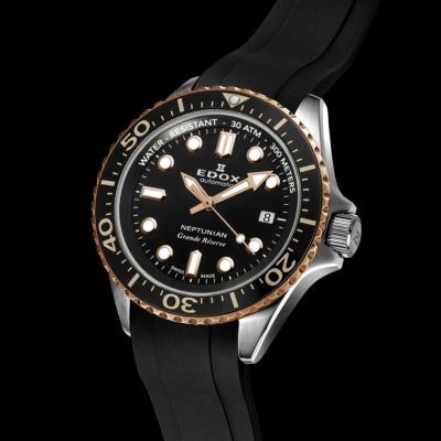 ネプチュニアン グランデ リザーブ デイト オートマティック ラバー  42mm  ブラック  80801-3NRCA-NIR
