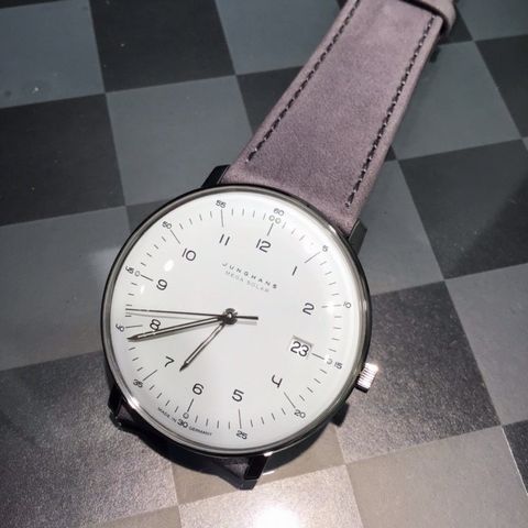 ユンハンス(JUNGHANS) 【ユンハンス】 マックスビル メガソーラー