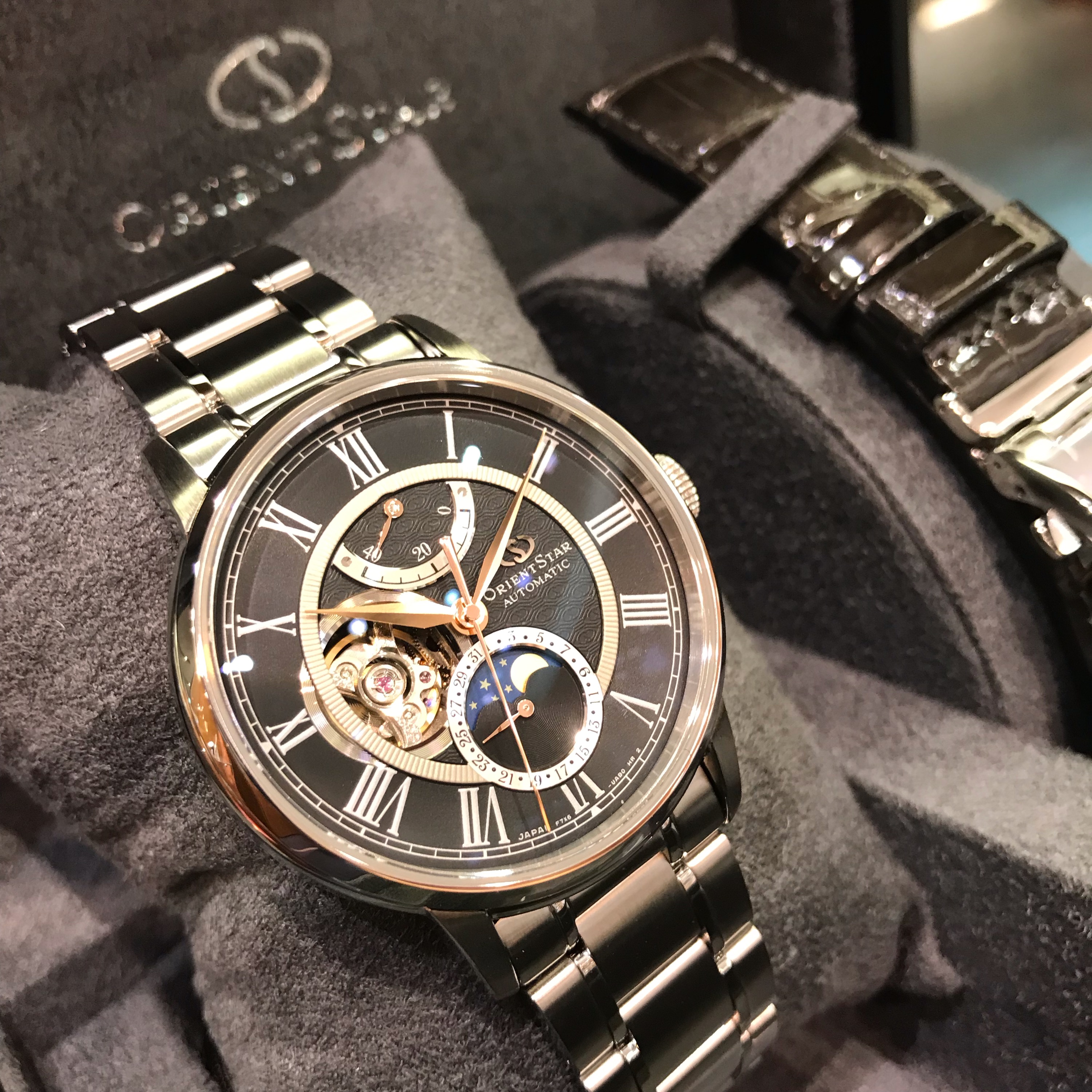 オリエントスター Orient Star メカニカルムーンフェイズ300本限定 Mechanical Moon Phase ブランド腕時計の正規販売店紹介サイトgressive グレッシブ オリエントスター Orient Star メカニカルムーンフェイズ300本限定 Mechanical Moon Phase ブランド腕時計の正規販売店紹介サイトgressive グレッシブ