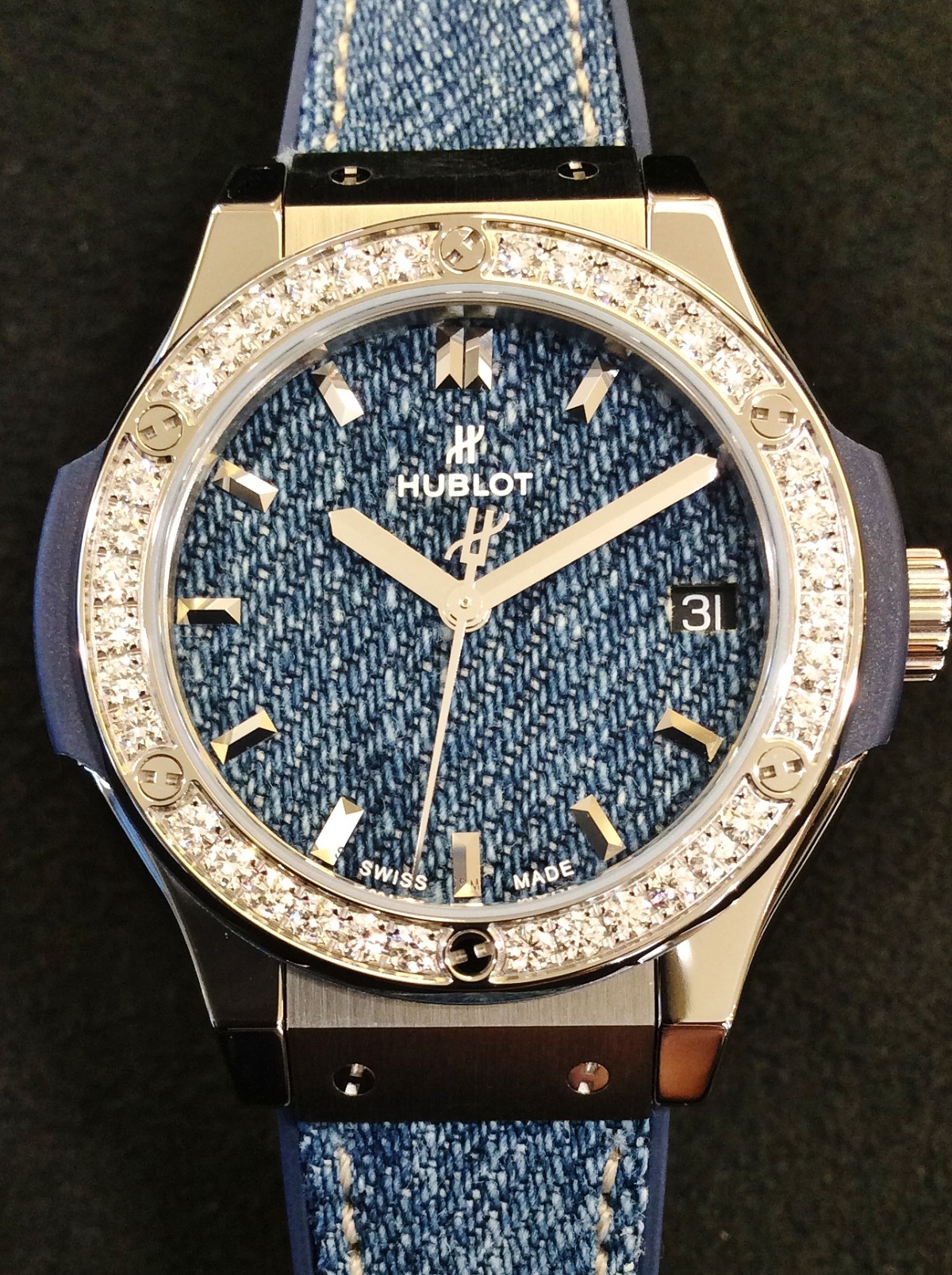 HUBLOT ウブロ 581.NX.2701.NR.1104.JPN18 クラシック