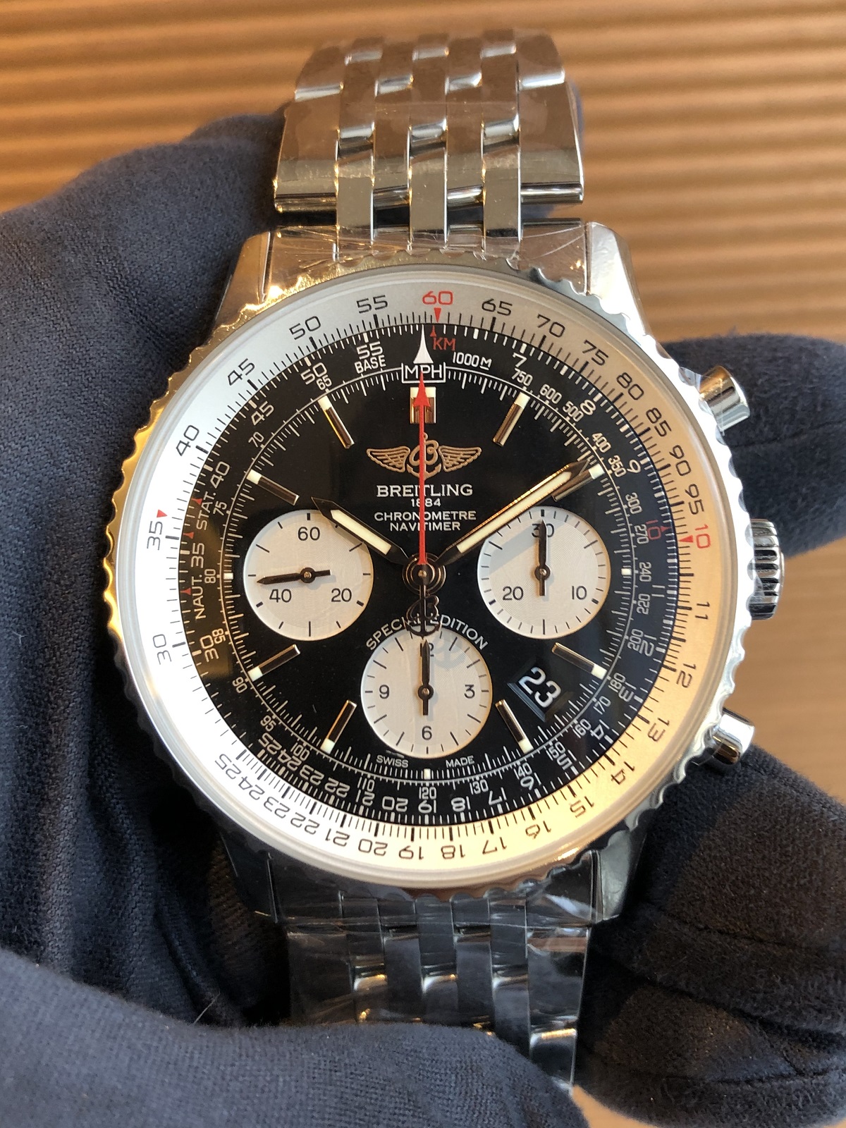 ブライトリング(BREITLING) ナビタイマー B01 クロノグラフ 43 ジャパンエディション | TOMIYA 広島店 | ブランド腕