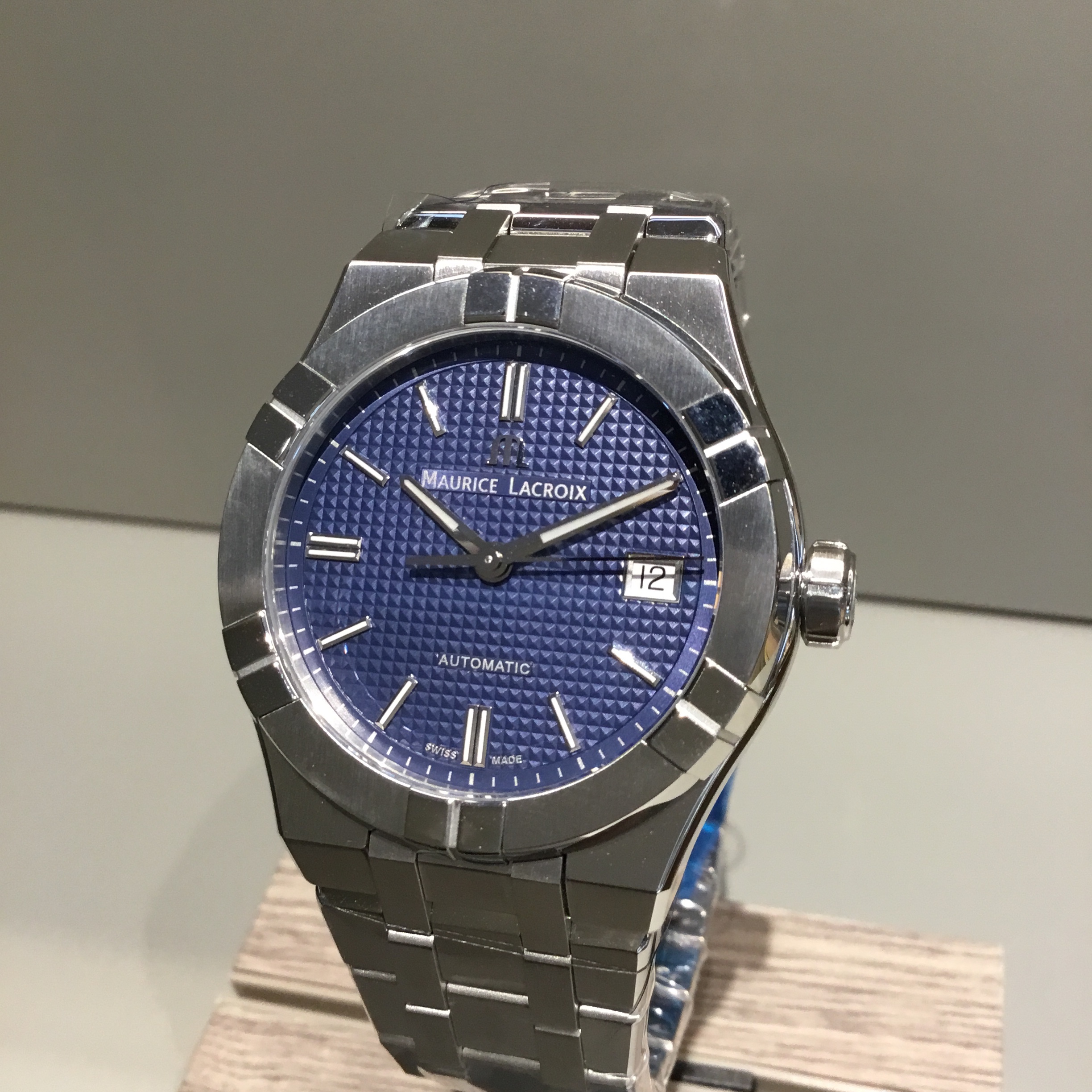 モーリス・ラクロア(MAURICE LACROIX) アイコンオートマティック 39mm AIKON AUTOMATIC 39mm