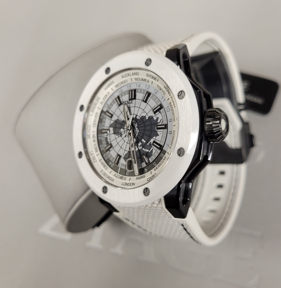 ZTAGE　時計　スイス時計　スイス　シルバー　銀　カッコいい　オシャレ　スポーツ　ワールド　WORLD　ステンレススティール　自動巻き　シンプル　白　ホワイト　世界限定　限定　セラミック