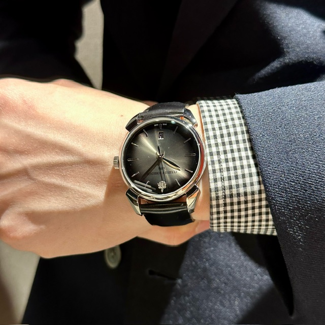 時計　腕時計　クエルボ　かっこいい　スイス　キューバ　機械式腕時計　ブラック　大人　格上げ　渋い　華やか　グラデーション　黒　かっこいい