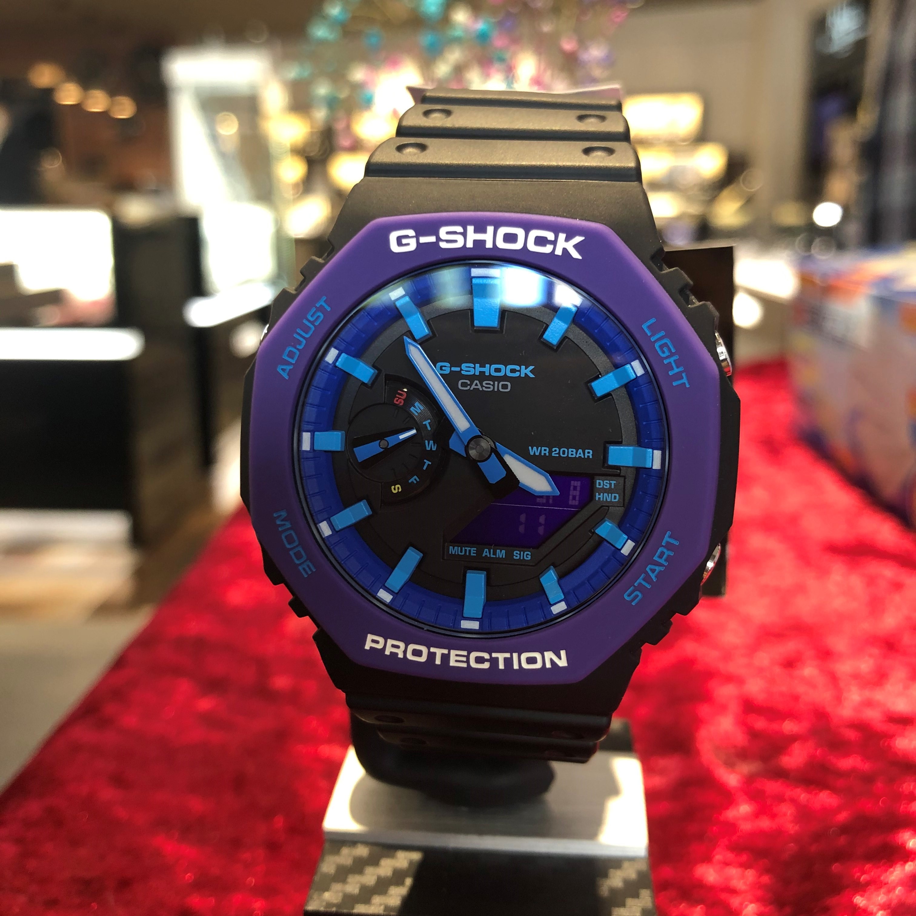 カシオ　G-SHOCK　パープル　限定　紫　８角形　カシオーク　ラバー　防水　頑丈　普段使い　カジュアル　カラフル　デジタル　針