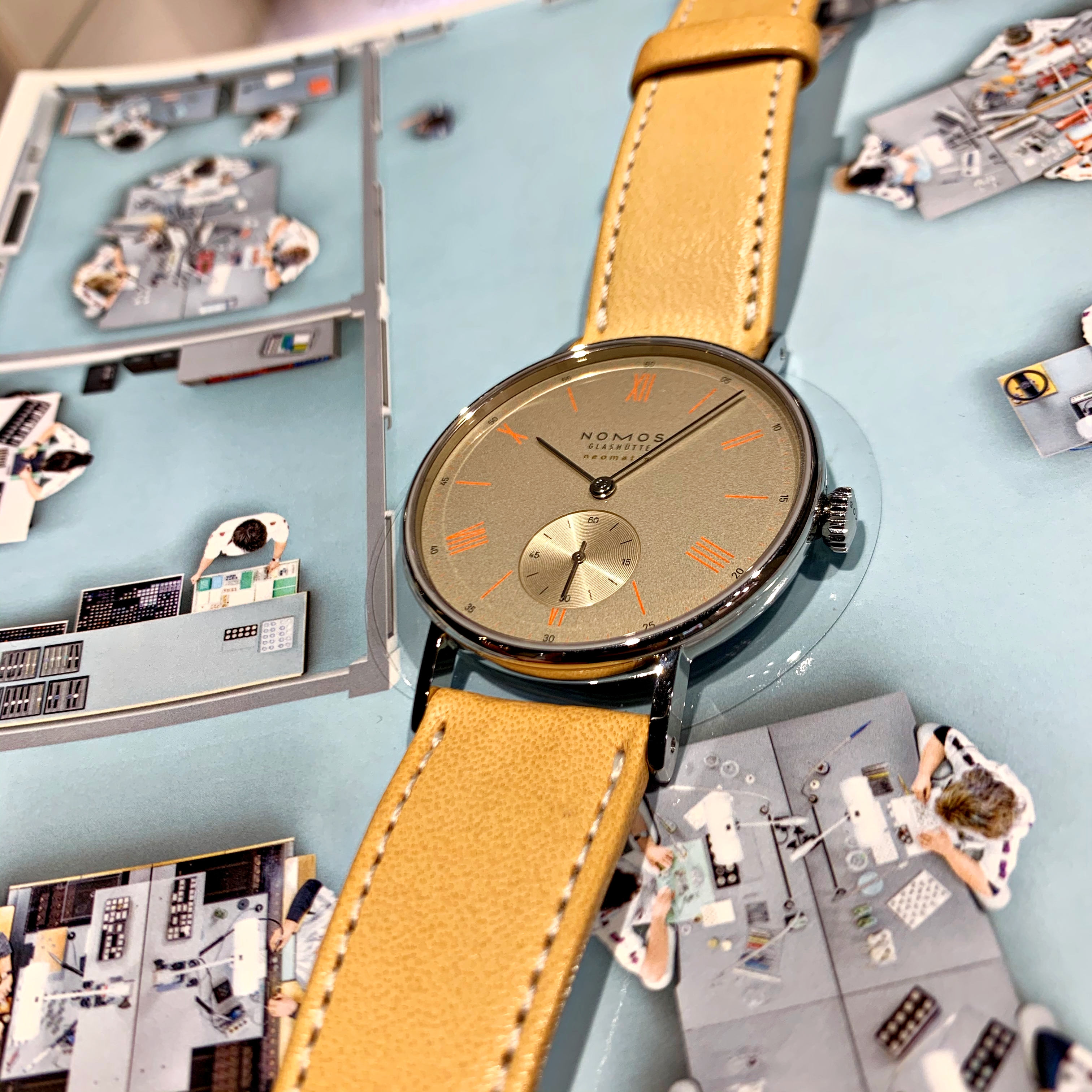 NOMOS GLASHÜTTE 　ラドウィッグ　ドイツ時計　レディース腕時計　メンズ腕時計　高級時計　シンプル腕時計　LD130012CH2