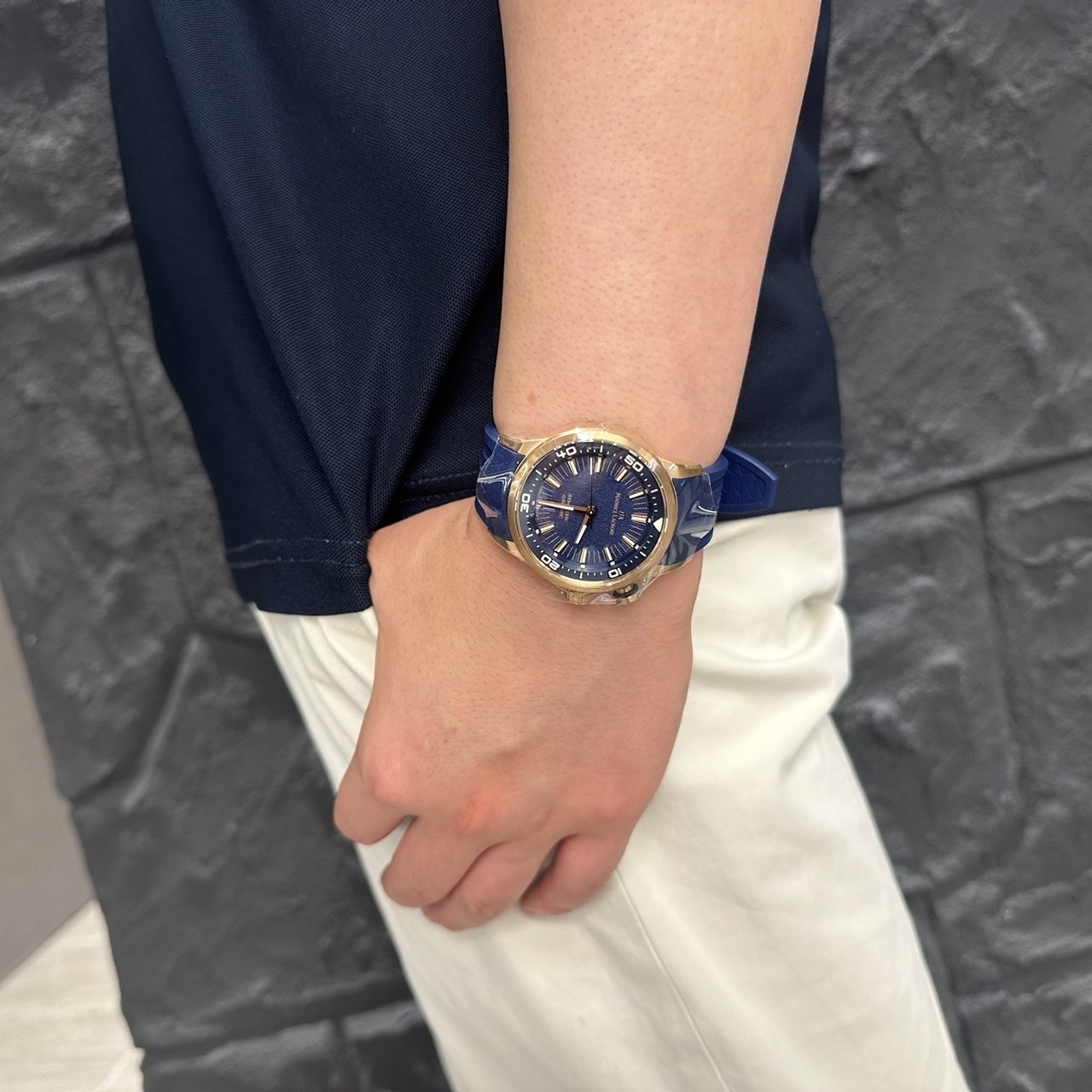 モーリス・ラクロア　時計　腕時計　ブロンズ　ねじ込み式リューズ　自動巻き　ダイバーズウォッチ　かっこいい　オシャレ　限定モデル　新作　コスパ最強