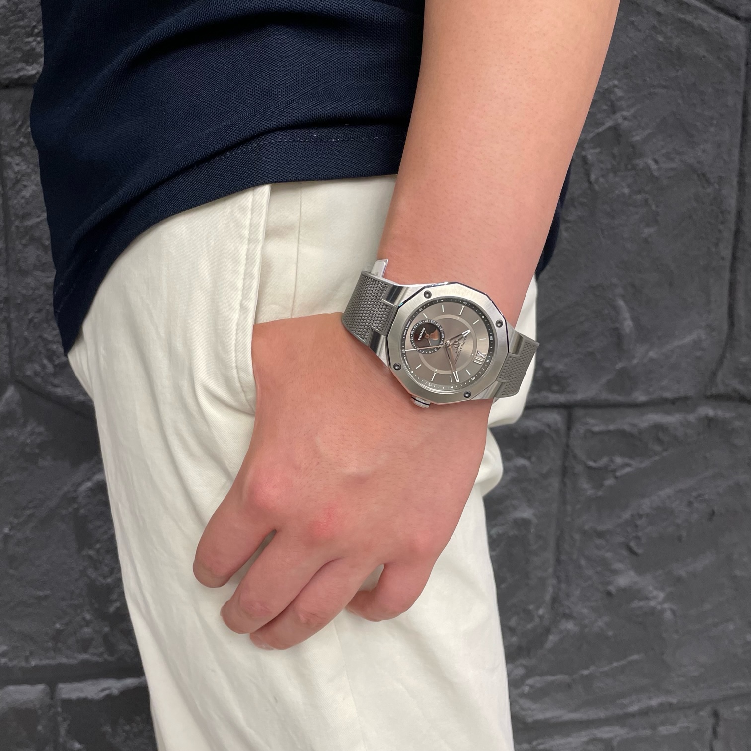 baume&mercier　 ボームアンドメルシェ　ラグスポ　機械式腕時計　swiss　 自動巻き　ムーンフェイズ　オシャレ　1973年　かっこいい　グレー文字盤　自社ムーブ