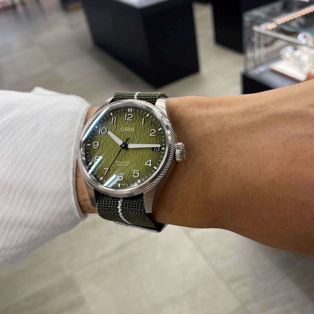 オリス　oris 時計　腕時計　ｴﾃﾞｨｼｮﾝ　機械式時計　緑　トレンド