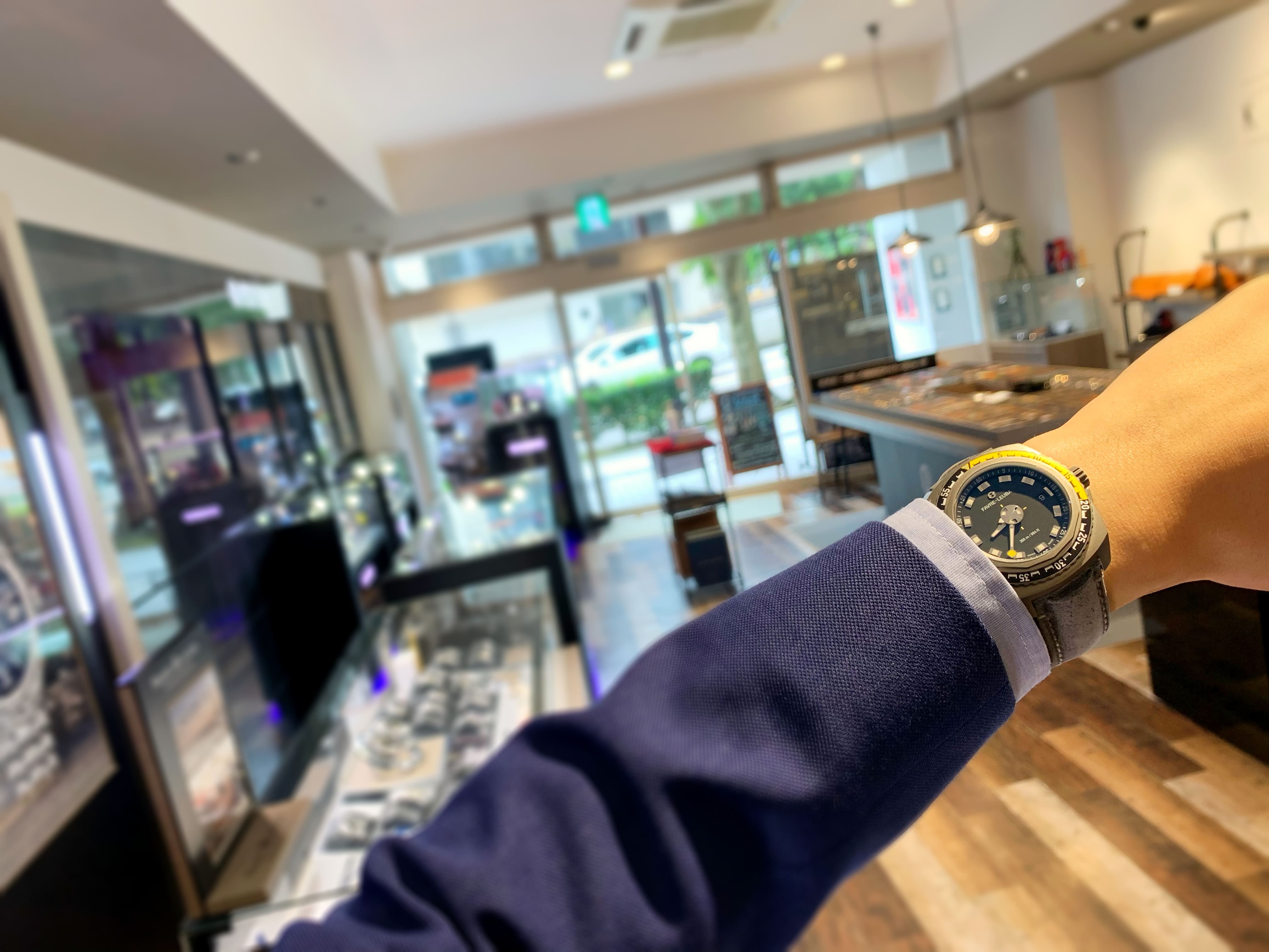 ファーブルルーバ 　レイダー・ディープブルー ブラックエディション　高級時計　　高級時計　メンズ腕時計　世界で２番目　古い　おすすめ　00.10106.10.14.45