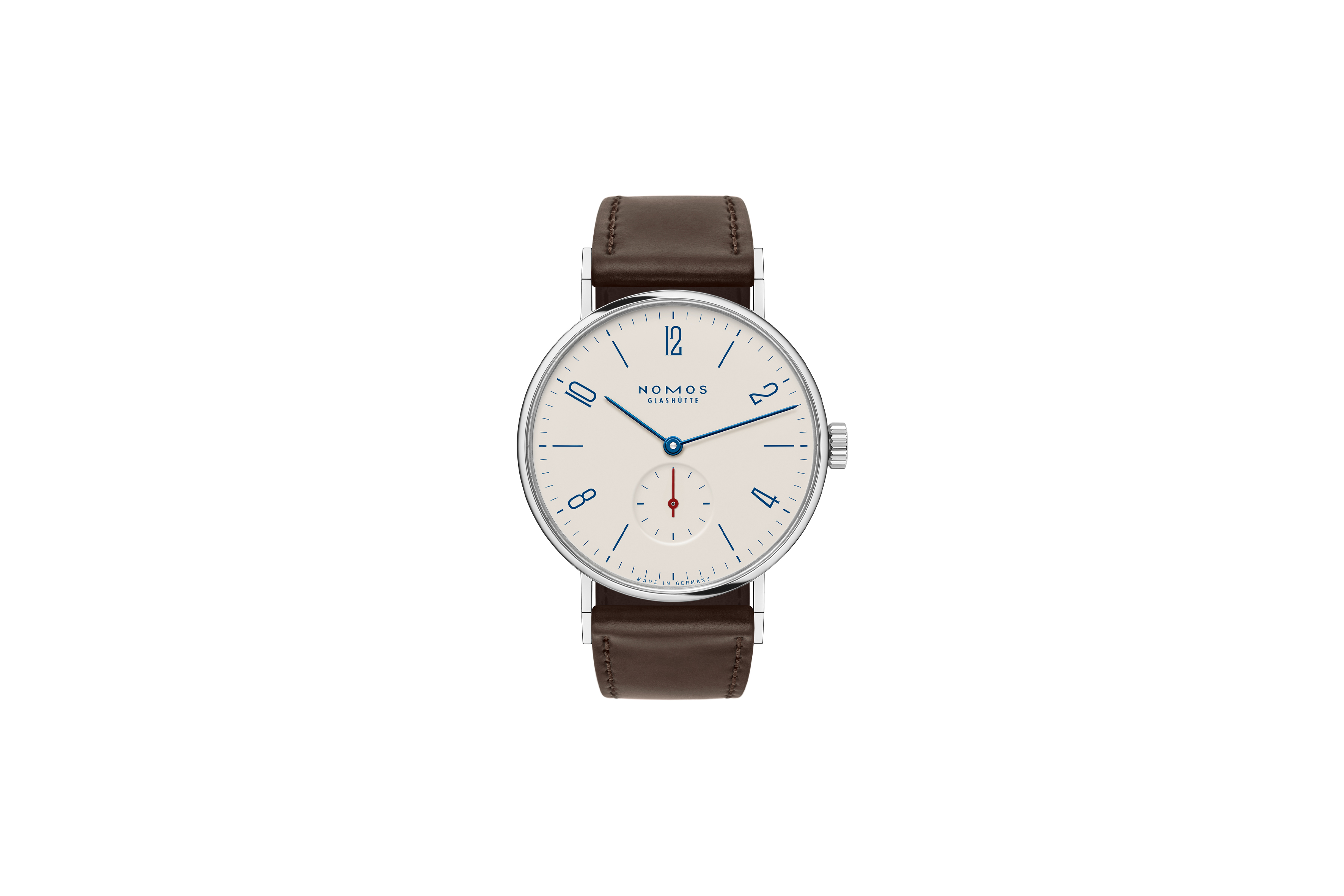 2025年日本限定モデル NOMOS Tangente Japan Blau – 日本の伝統美とドイツの職人技が融合した特別な手巻き腕時計。 浮世絵の淡い雲を思わせる乳白色文字盤に、青波をイメージしたブルーインデックス、伝統的な青焼き針を採用。 ノモスブティック限定15本、正規販売店限定35本計50本のみ生産される希少モデル。