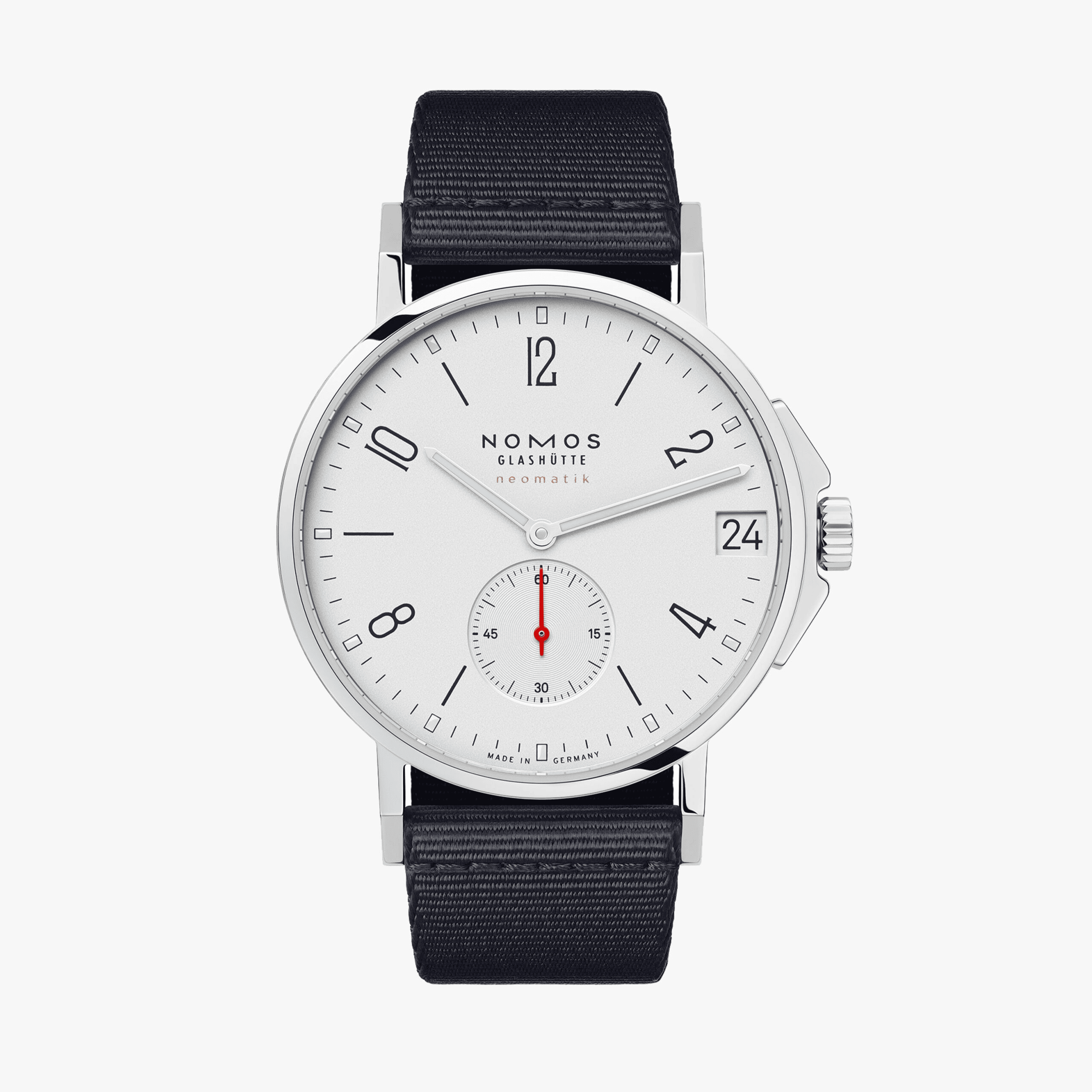 NOMOS Glashütte（ノモス グラスヒュッテ）Ahoi（アホイ）は、カジュアル寄りでありながら上質感を持つ機械式腕時計として、フォーマルな贈答シーンでも個性を出したい場合におすすめ。しっかりとした作りと整ったデザインが、特別な贈り物としての説得力を持ちます。