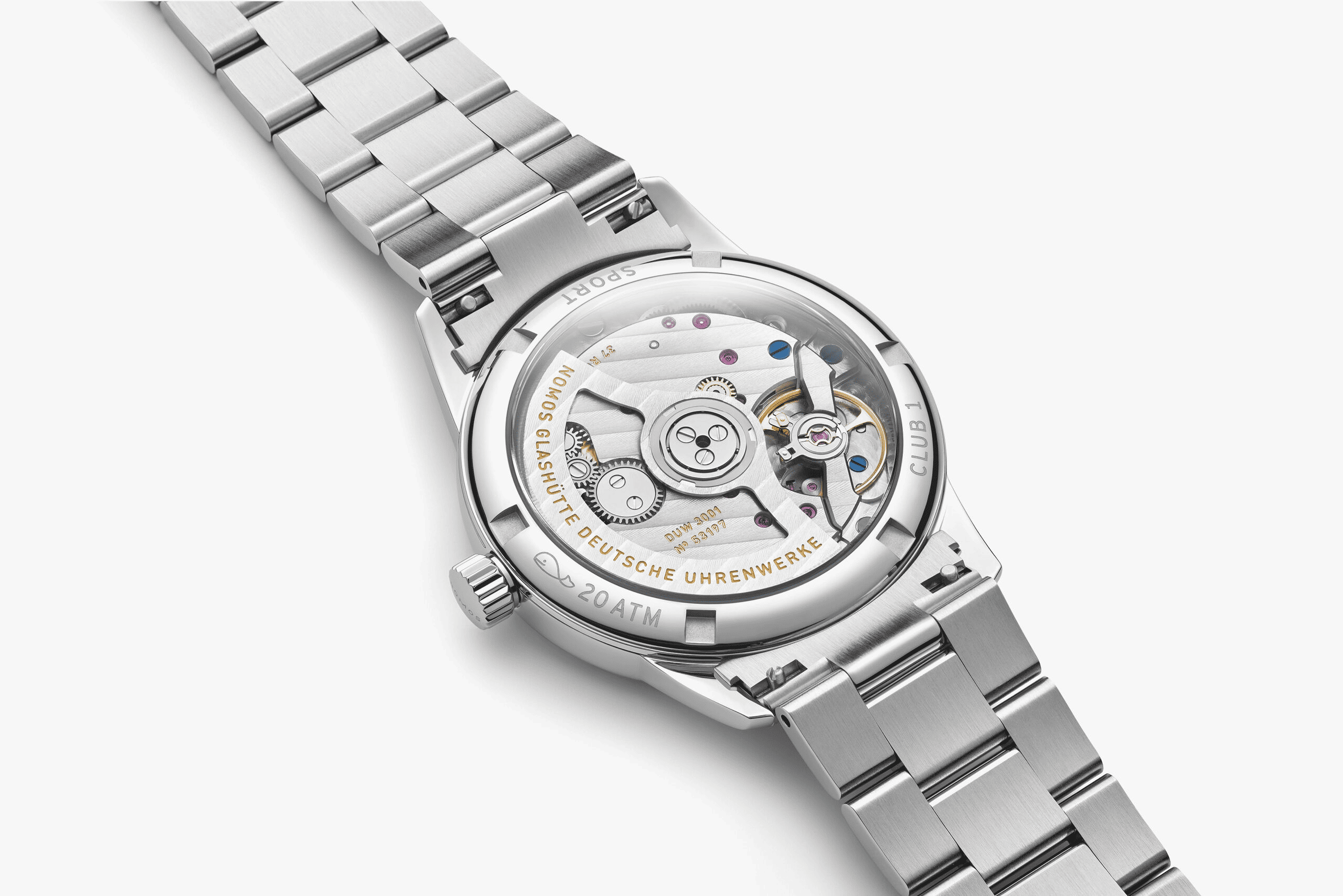 NOMOS Glashütte Club Sport Neomatik 34 Ref.755は、ドイツ製自動巻腕時計の中でも群を抜いた完成度を誇るレディース対応のスポーツウォッチ。高精度キャリバーDUW3001搭載、8.2mmの極薄ケース、20気圧防水、サファイアバック、スーパールミノバ採用の針とインデックスなど、あらゆるディテールが時計愛好家を魅了する逸品。女性向け高級ダイバーズライクウォッチとしても注目。