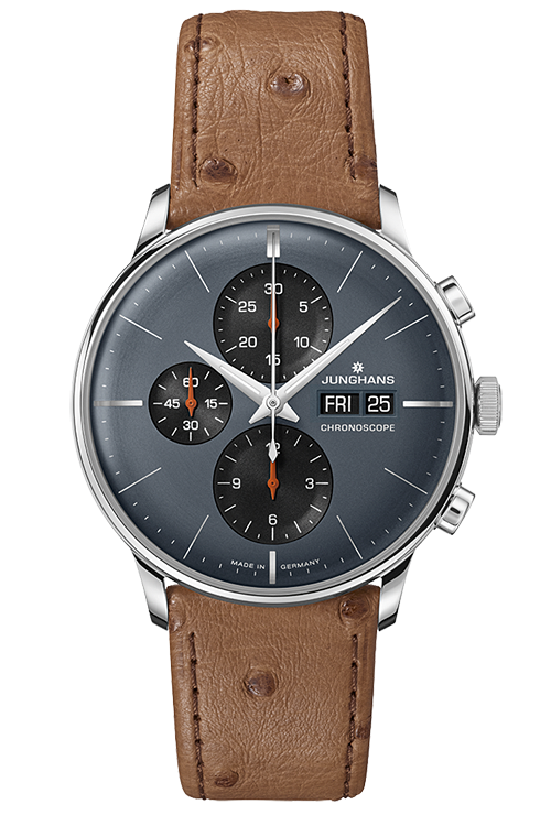 JUNGHANS（ユンハンス）は、1861年創業のドイツ・シュランベルクに本拠を構える名門時計ブランド。バウハウスの精神を継承し、機能美と合理性を極めたデザインで世界中の時計愛好家を魅了してきました。シンプルでありながら独自の存在感を放つマックス・ビルをはじめ、フォーム、マイスター、1972シリーズなど、多彩なコレクションに共通するのは“ドイツらしい誠実なものづくり”への徹底したこだわり。精密なムーブメントと洗練された造形が調和するユンハンスの腕時計は、世代を超えて長く愛される機械式腕時計です。東京でユンハンスの時計をお探しなら、正規販売店・阪急メンズ東京 FORTUNE TIMEへ。都内でも有数の充実した展示数を誇り、クラシックからモダンまで幅広いラインナップをご覧いただけます。