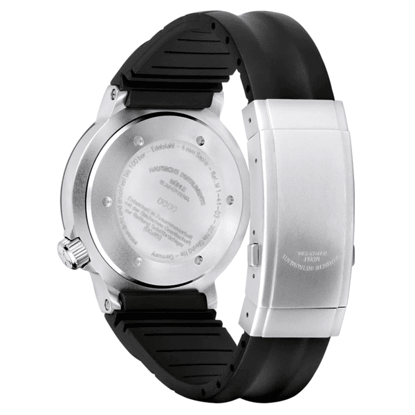 SAR Rescue-Timer M1-41-03-KBは、視認性と実用性を極限まで追求した42mmケースのミューレ・グラスヒュッテ製ダイバーズで、精密なドイツクロノメーター規格に基づく精度調整、超厚サファイア風防、1000m防水といったタフネス機能を搭載。