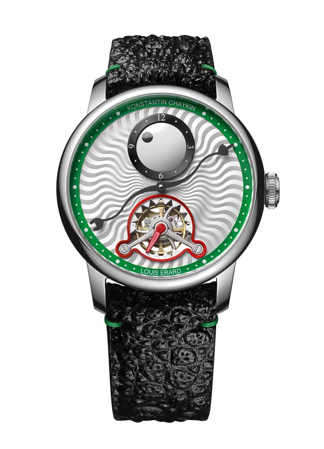 「Noirmont」X Regulator/ ノワールモン X レギュレーター X トゥールビヨン Louis Erard × Konstantin Chaykin ルイ・エラール×コンスタンチン・チャイキン LE89241AA90BGA088Louis Erard（ルイ・エラール）は、1929年にスイス・ジュラ山脈で創業した独立系時計ブランド。スイス伝統の時計製造を継承しながら、象徴的な“レギュレーター表示”や、コラボレーションによる革新的デザインを多数送り出すクリエイティブな高級機械式腕時計ブランドです。丁寧な仕上げとクラフツマンシップを重視しつつ、実直な価格設定で本格的な機械式時計の魅力を広く届ける姿勢が世界の時計愛好家から支持されています。個性と伝統を併せ持つタイムピースを探す方に最適で、コレクションの１本目にも、次のステップにも選ばれるブランド。東京でルイ・エラールを探すなら、阪急メンズ東京 FORTUNE TIMEへ。正規販売店として定番モデルから最新コラボレーションモデルまで幅広いラインナップをご覧いただけます。