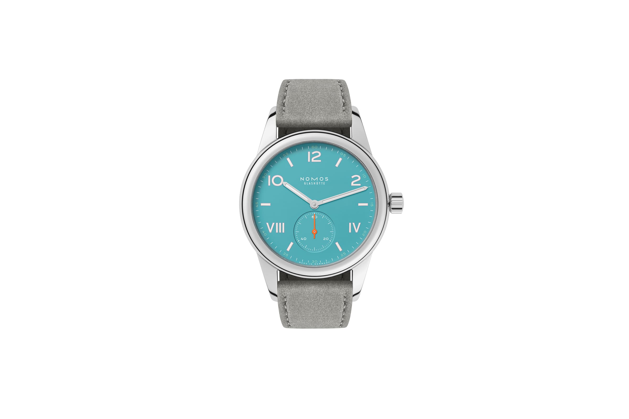 NOMOS Glashütte（ノモス グラスヒュッテ）Club（クラブ）は、ファーストラグジュアリーとして取り回しの良い選択肢。堅牢な作りとシンプルな操作性により機械式に初めて触れる人にも扱いやすく、毎日使える実用性と適度な存在感を備えた一本です。　クラブ・キャンパス エンドレスブルー　717.GB