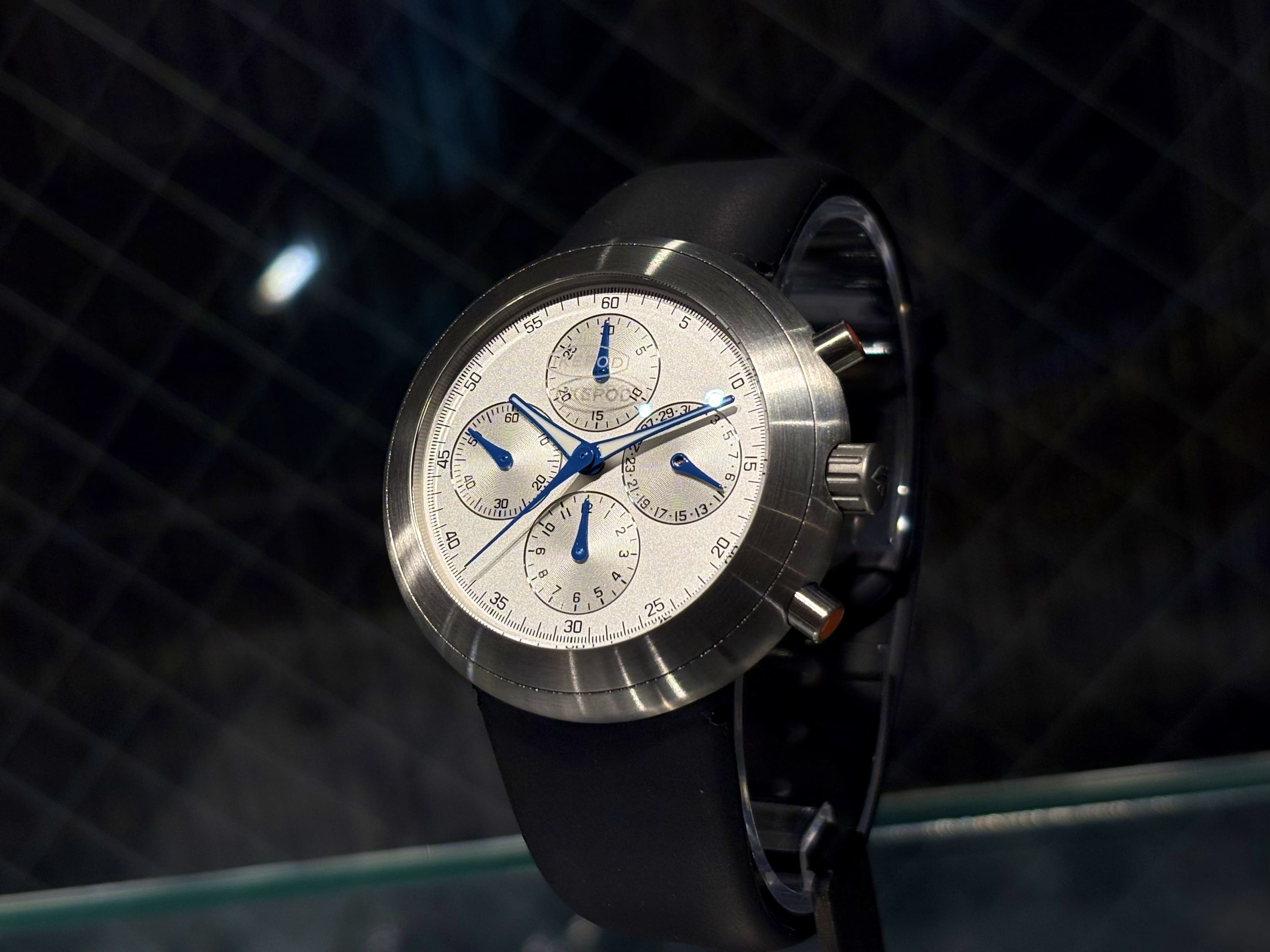 IKEPOD / HEMIPOD / IPHE02RULB / HE02 gen3 アイクポッド　機械式時計　腕時計