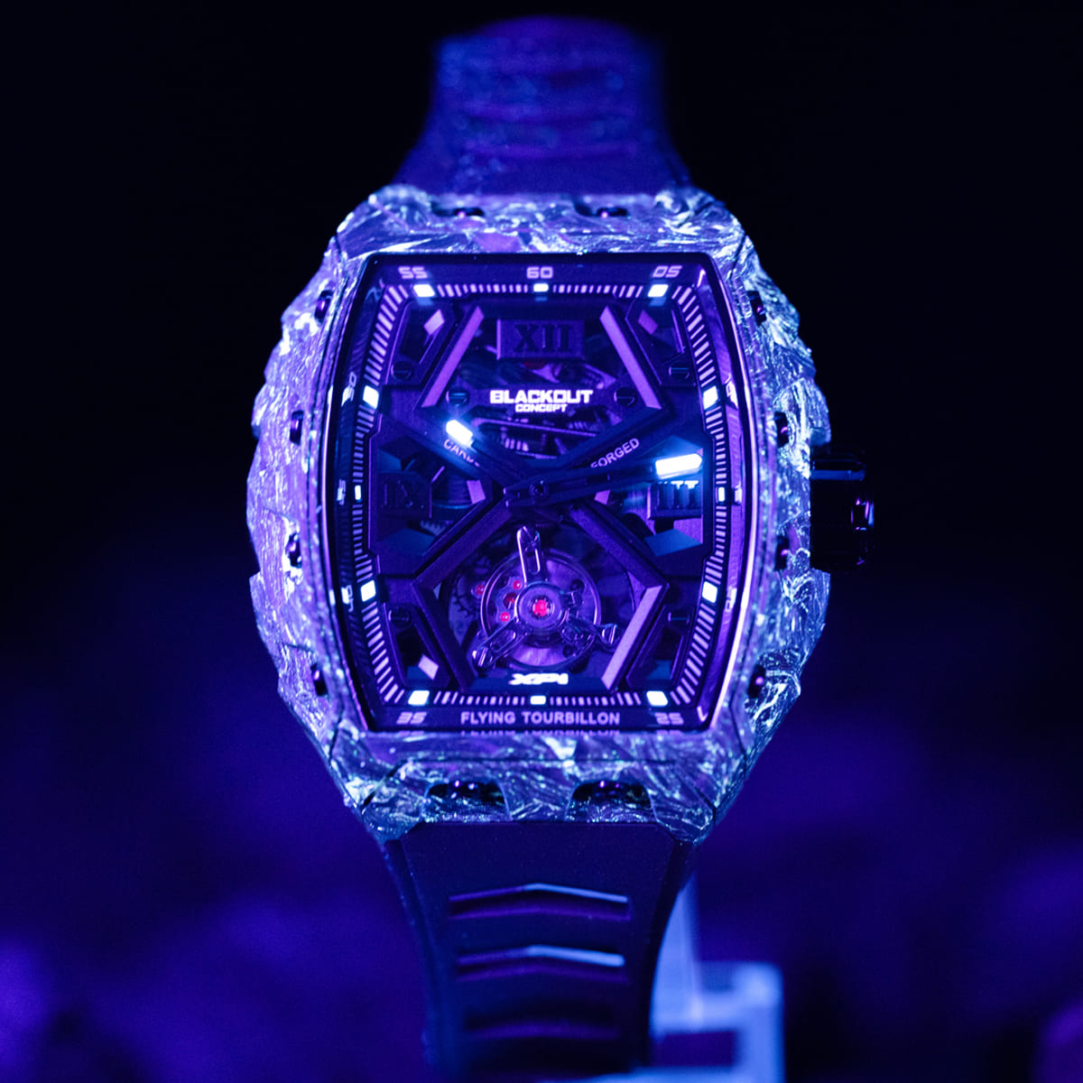 XP1 Tourbillon LT Gold / BOXP1TBLTCGD「トゥールビヨンのある生活をもっと身近に｜BLACKOUT WATCHESのXP1が日本初登場で高級時計の常識を覆す」