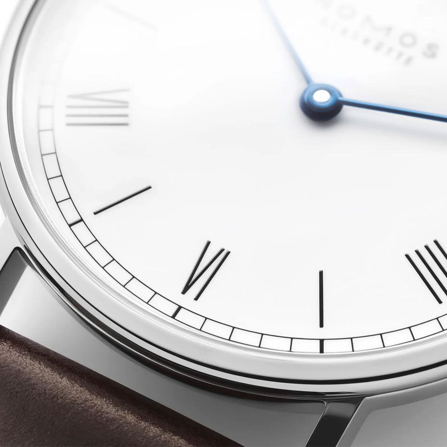 NOMOS GLASHÜTTE  NOMOS ノモス　高級手巻き　Ludwig 33 duo enamel white LD1A22EW233　249　手巻き　機械式時計　腕時計