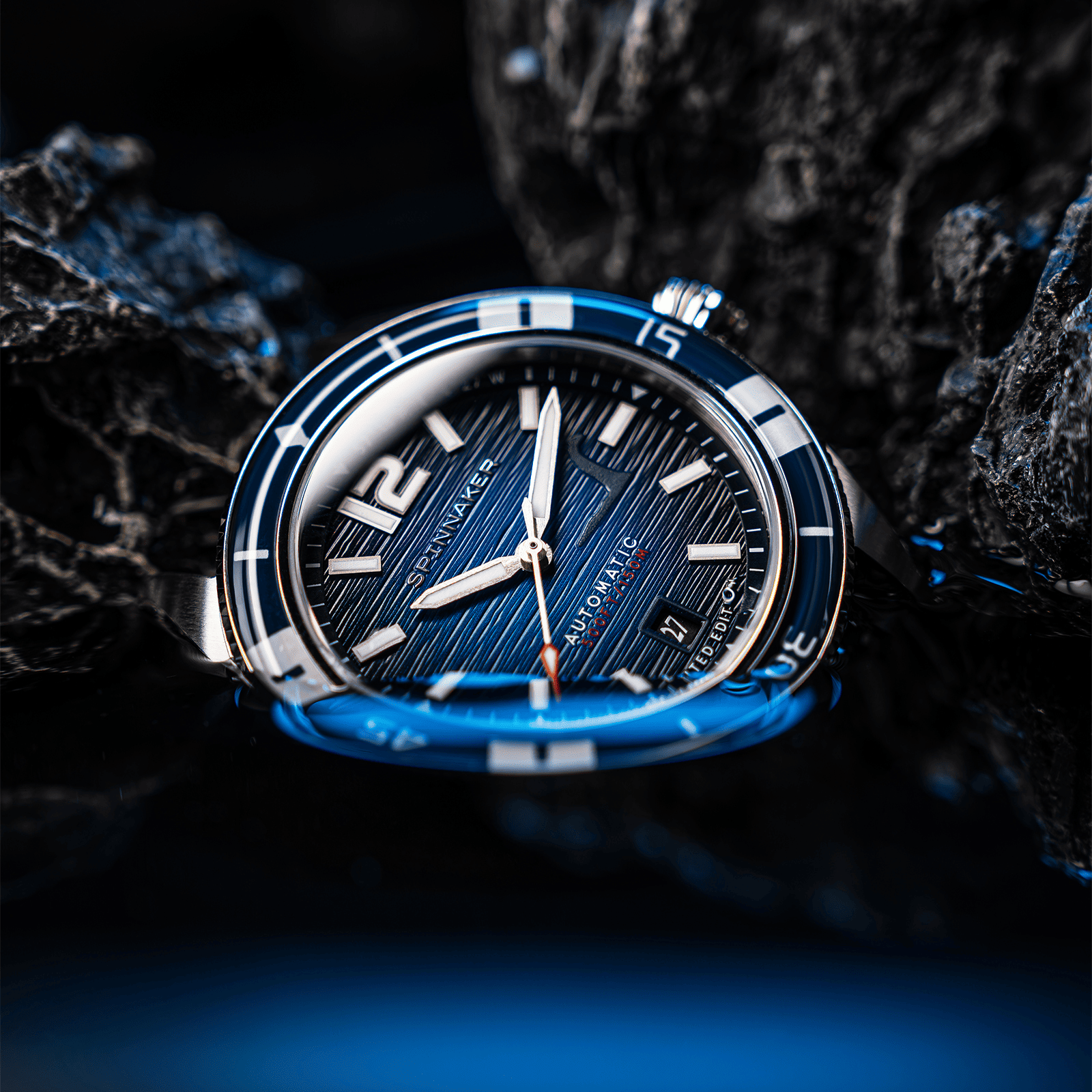 SPINNAKER Scottish Watches NESSIE LIMITED EDITION スピニカー スコティッシュウォッチィズ ネッシーリミテッド エディション / SP-5137-01　英国スコットランドから発信される時計愛好家向けウェブサイト、Scottish Watches（スコティッシュウォッチイズ）との新たなコラボレーションを実現。今度のテーマは、ネッシー。あの伝説の未確認生物が、スピニカーのダイヤルに姿を現します。