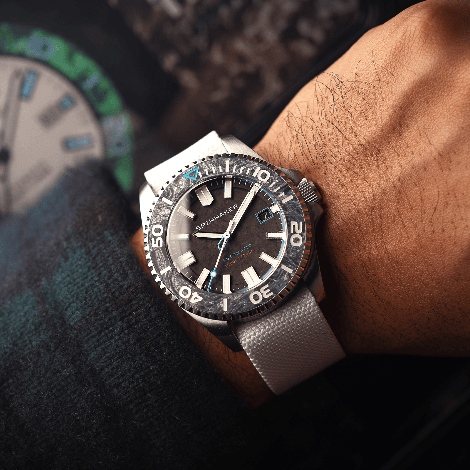 スピニカー　SPINNAKER 機械式時計　腕時計　世界限定200本　限定品　ダイバーズウォッチ　自動巻き　メンズ腕時計　TESEI Forged Carbon　SP-5143-03