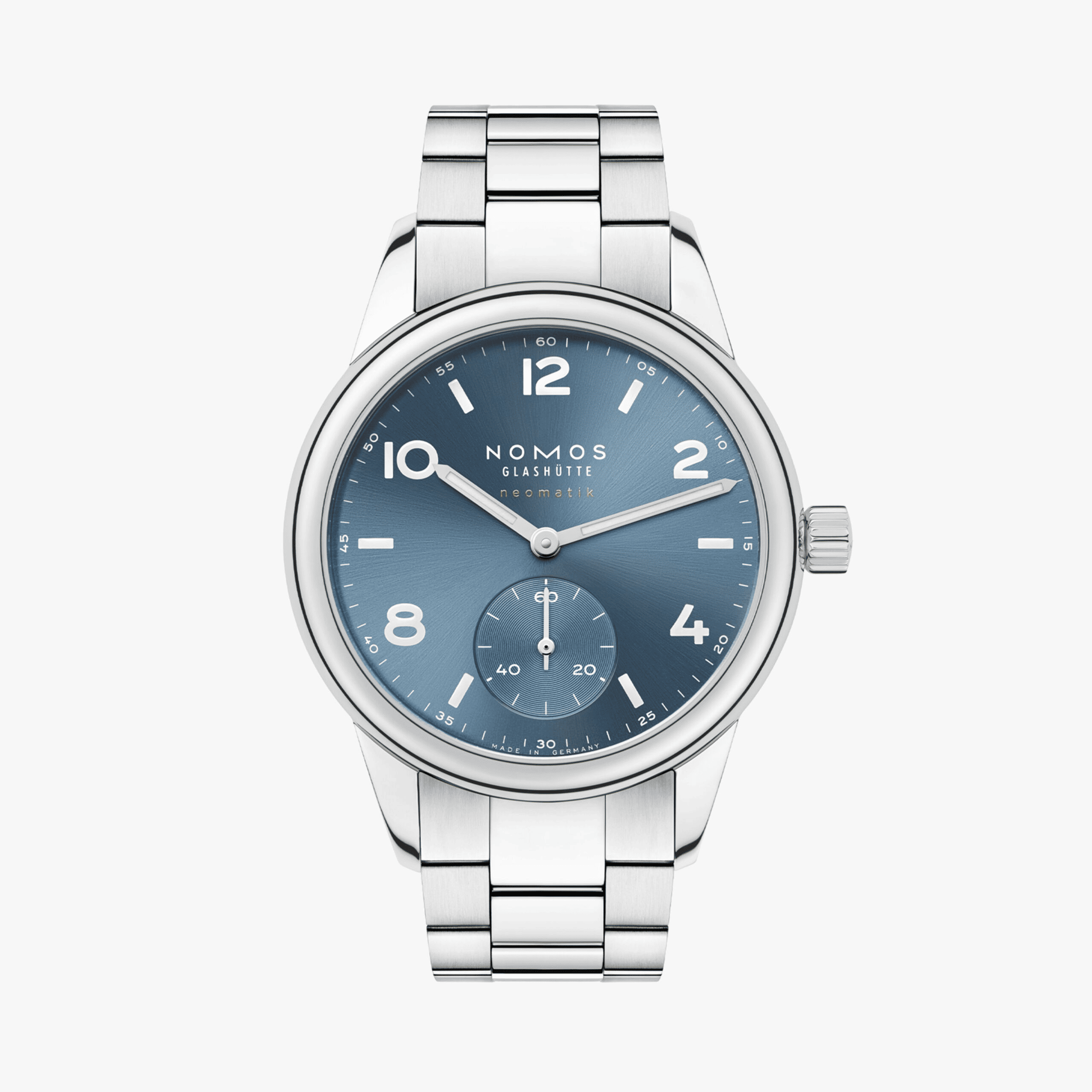 NOMOS Glashütte NM750 クラブスポーツ ネオマティック 37mm ポーラー―氷河を思わせるブルーダイヤルに20気圧防水と自社製DUW 3001ムーブメントを搭載した、薄型8.4mmの高性能自動巻きドイツ製腕時計