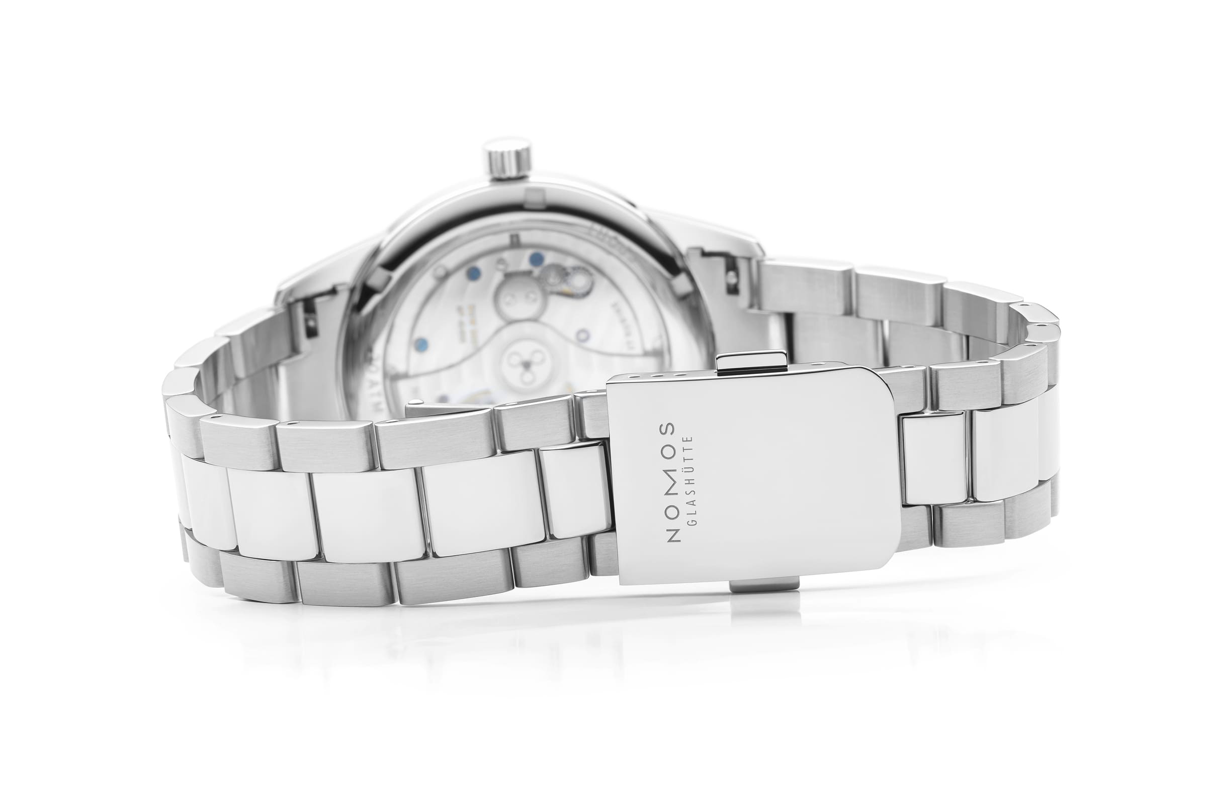 NOMOS Glashütte Club Sport Neomatik 37 Polar NM750―爽やかなブルーダイヤルとスリムケースが魅力。20気圧防水とスーパールミノバ夜光を備えた、夏に映えるドイツ製薄型機械式スポーツウォッチ