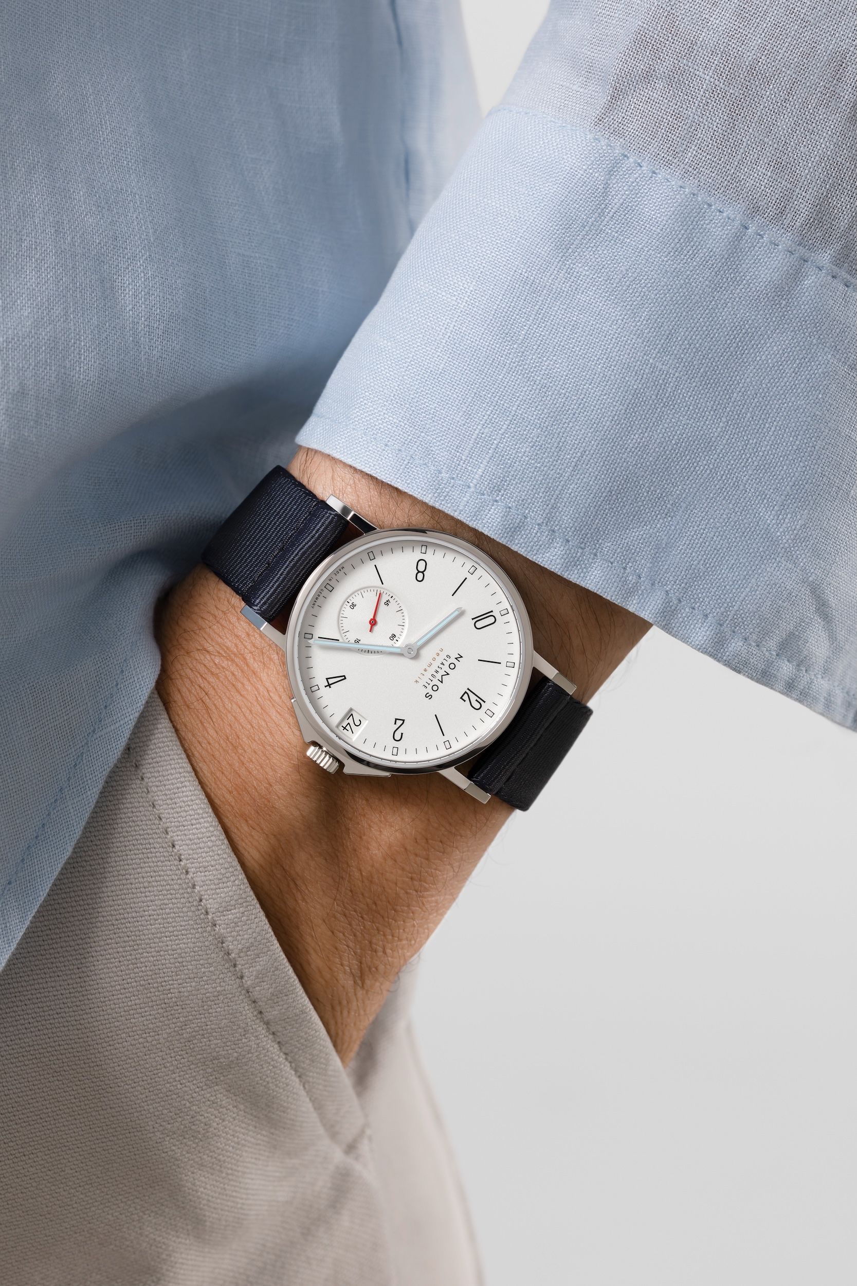 NOMOS アホイ ネオマティック 38 デイト 着用画像 NOMOSGLASHÜTTE＋FORTUNE TIME 表参道ヒルズ店