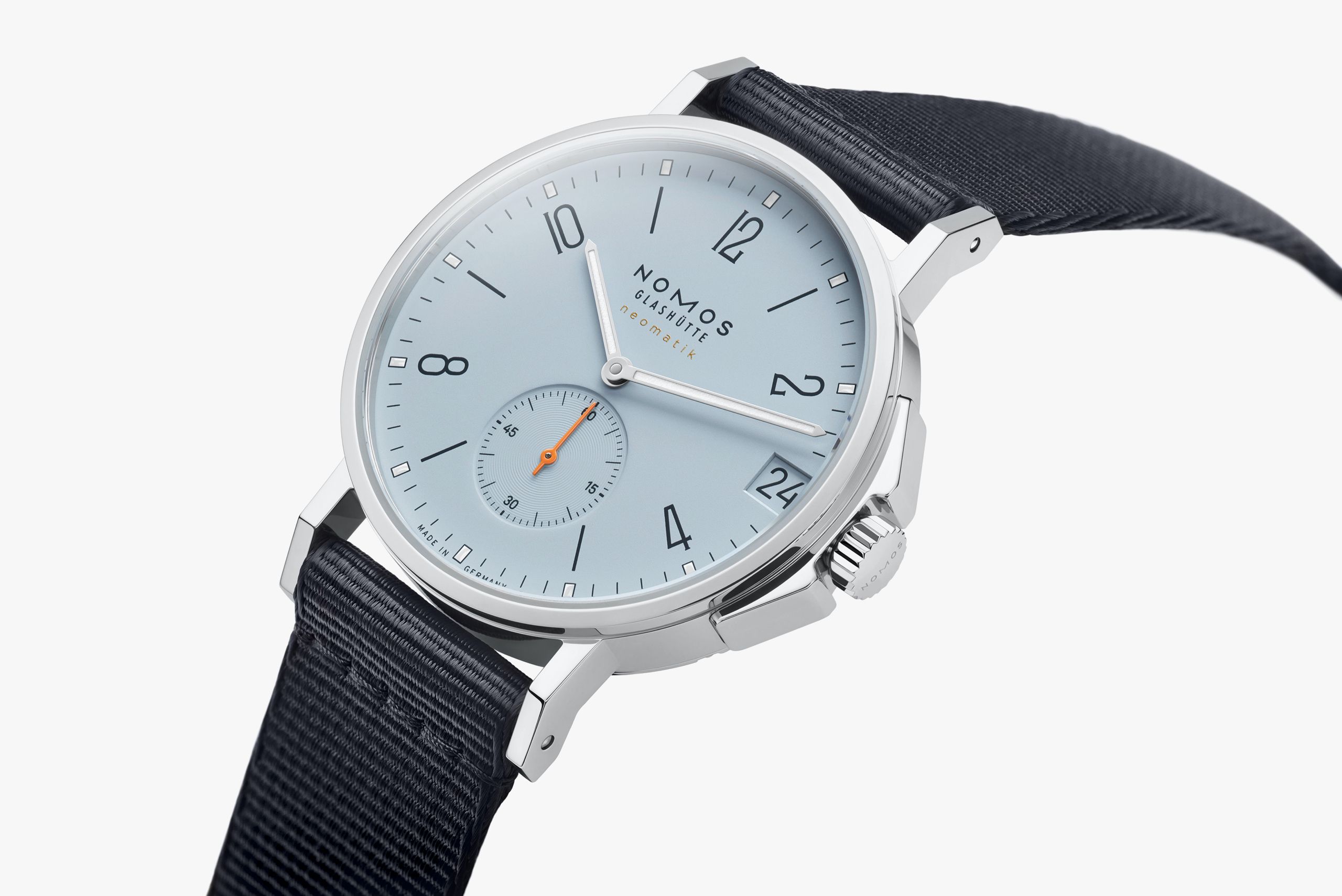 NOMOS アホイ ネオマティック 38 デイト スカイ アップ画像 NOMOSGLASHÜTTE＋FORTUNE TIME 表参道ヒルズ店