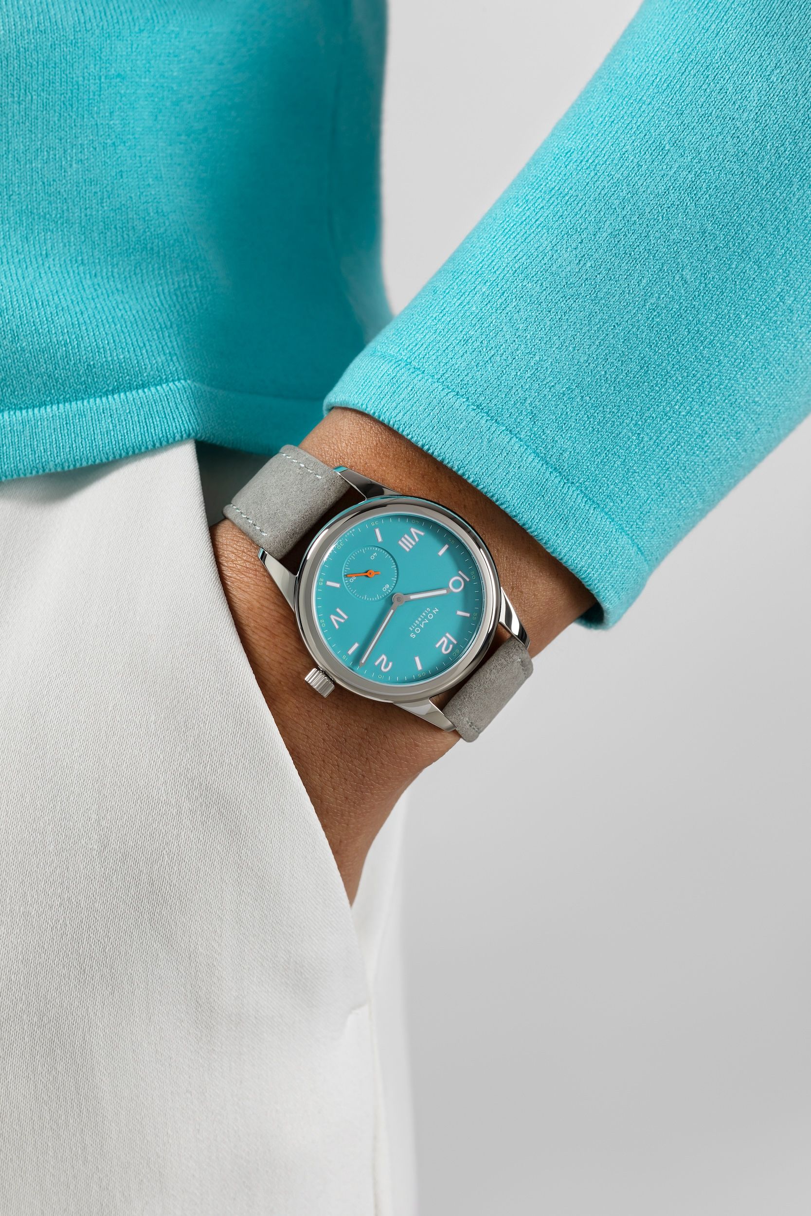 NOMOS クラブ キャンパス エンドレスブルー 着用画像 NOMOSGLASHÜTTE＋FORTUNE TIME 表参道ヒルズ店