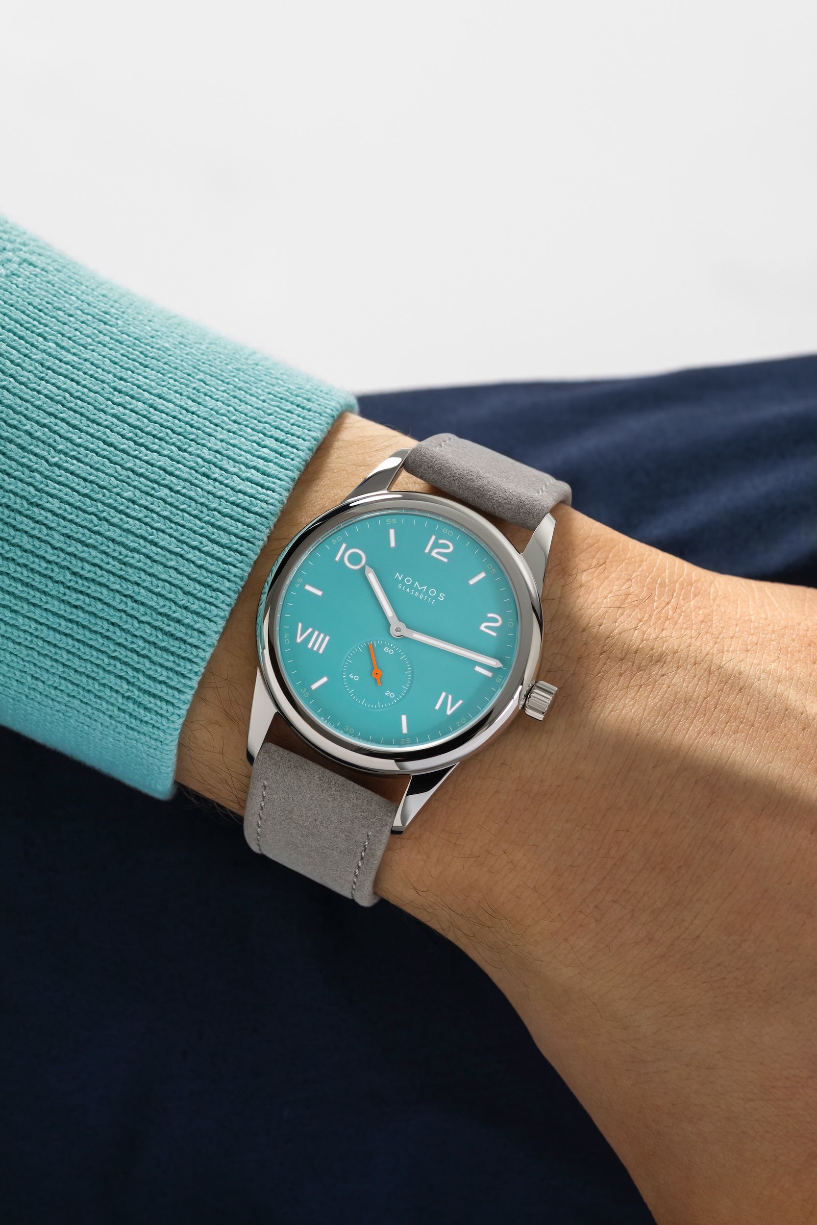 NOMOS クラブ 38 キャンパス エンドレスブルー 着用画像 NOMOSGLASHÜTTE＋FORTUNE TIME 表参道ヒルズ店