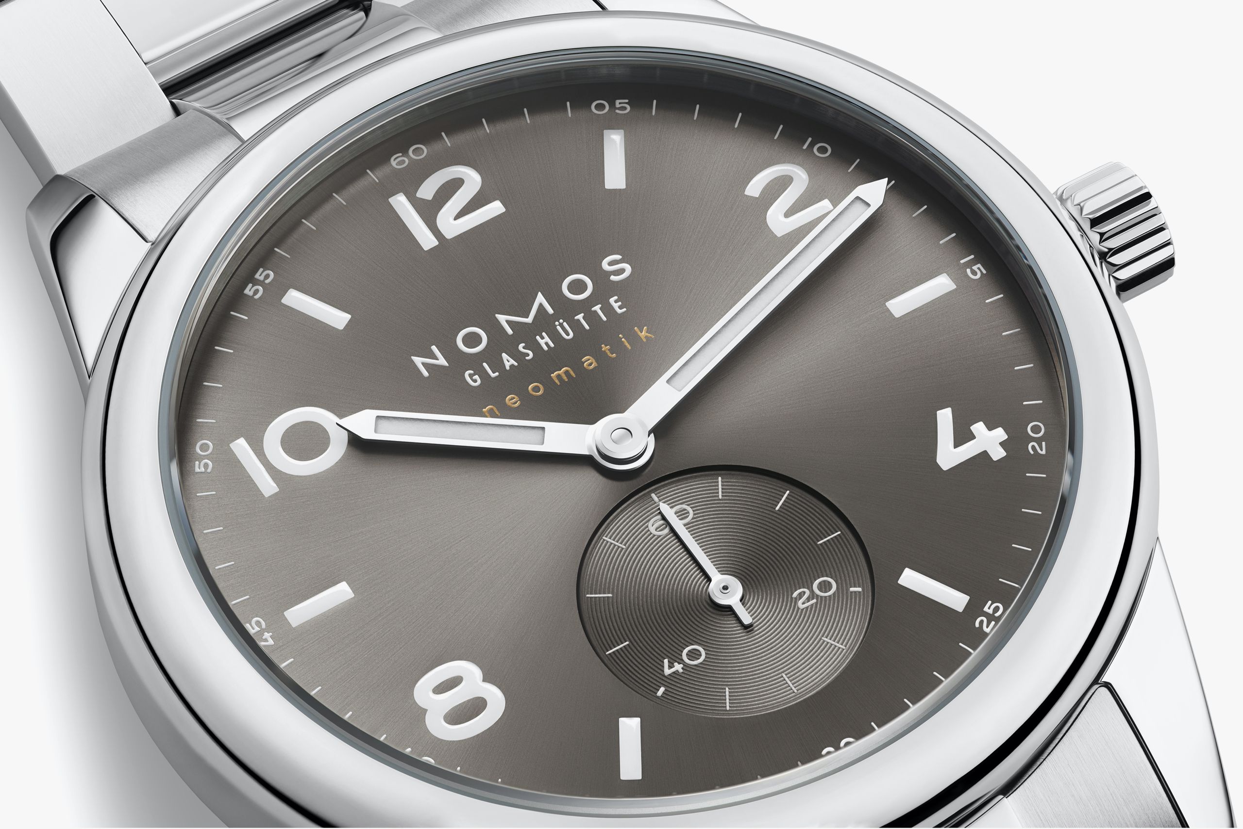 NOMOS クラブ・スポーツ ネオマティック 39 スモーク アップ画像 NOMOSGLASHÜTTE＋FORTUNE TIME 表参道ヒルズ店