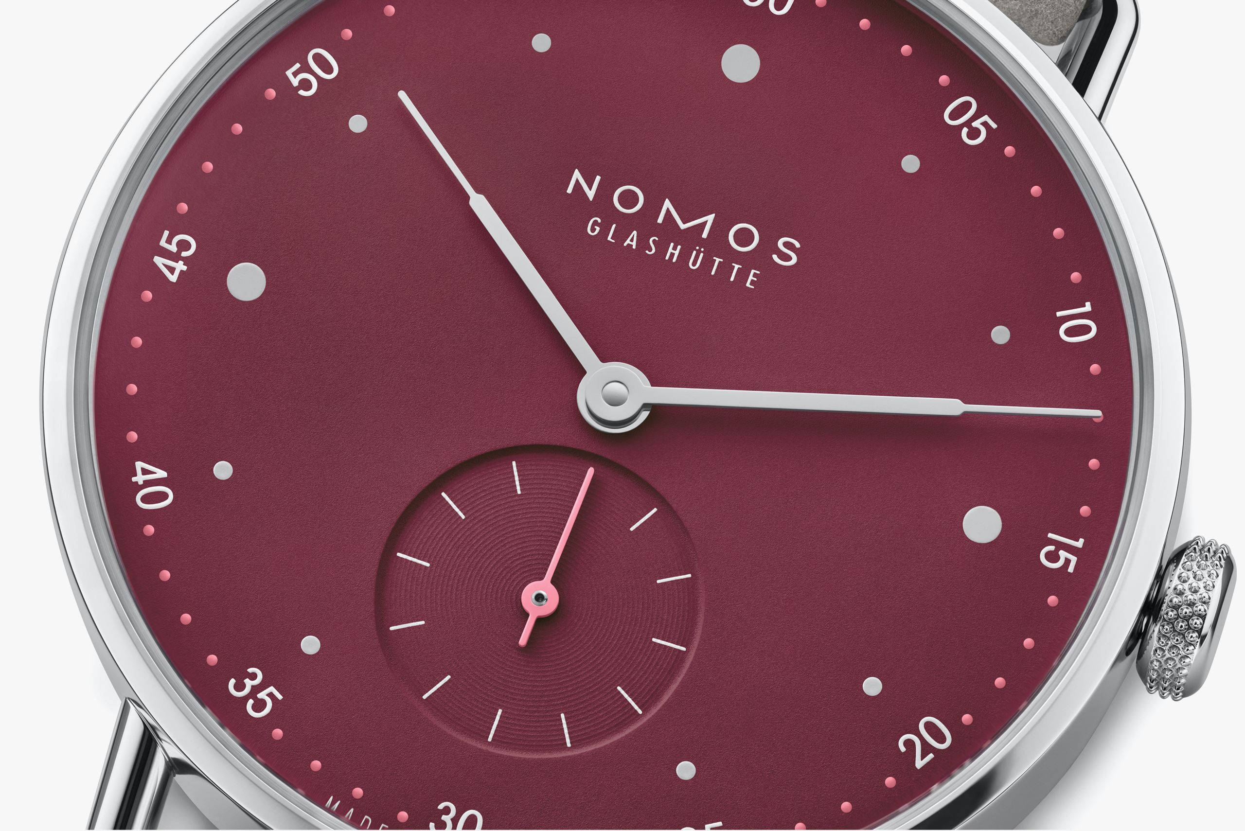 NOMOS メトロ 33 ミュートレッド アップ画像 NOMOSGLASHÜTTE＋FORTUNE TIME 表参道ヒルズ店
