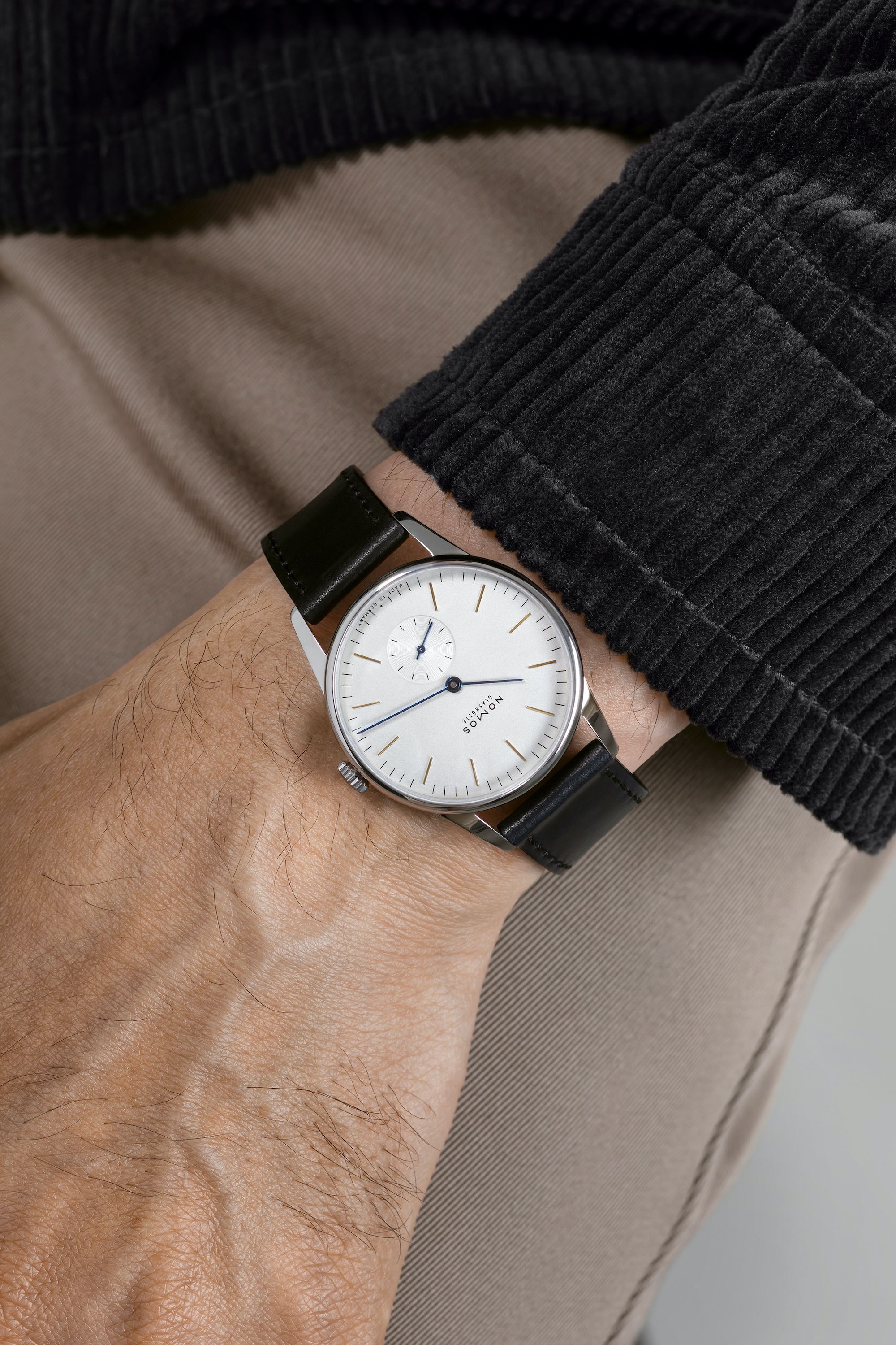 NOMOS オリオン ブルーハンド 着用画像 NOMOSGLASHÜTTE＋FORTUNE TIME 表参道ヒルズ店