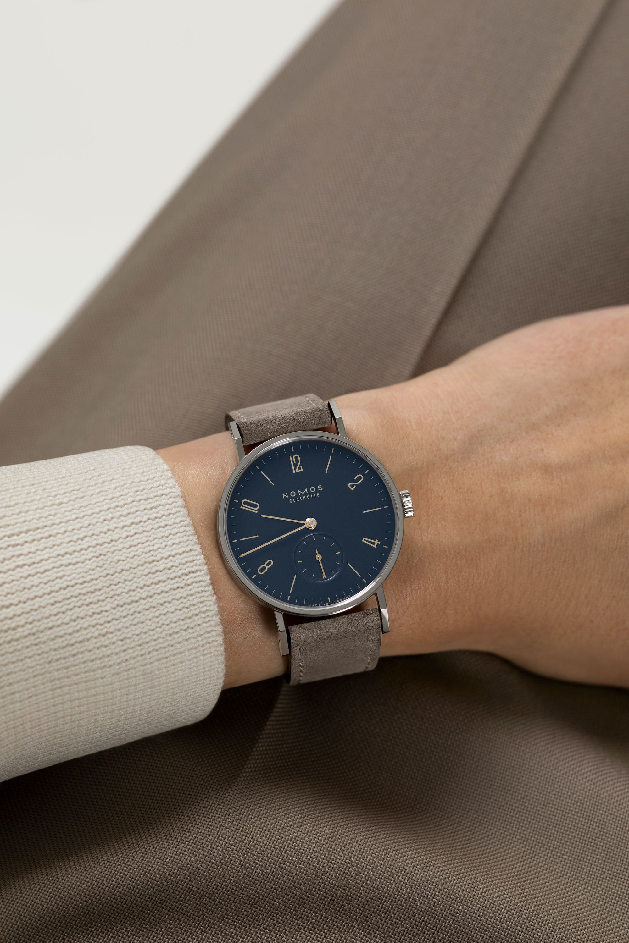 NOMOS タンジェント ミッドナイトブルー 着用画像 NOMOSGLASHÜTTE＋FORTUNE TIME 表参道ヒルズ店