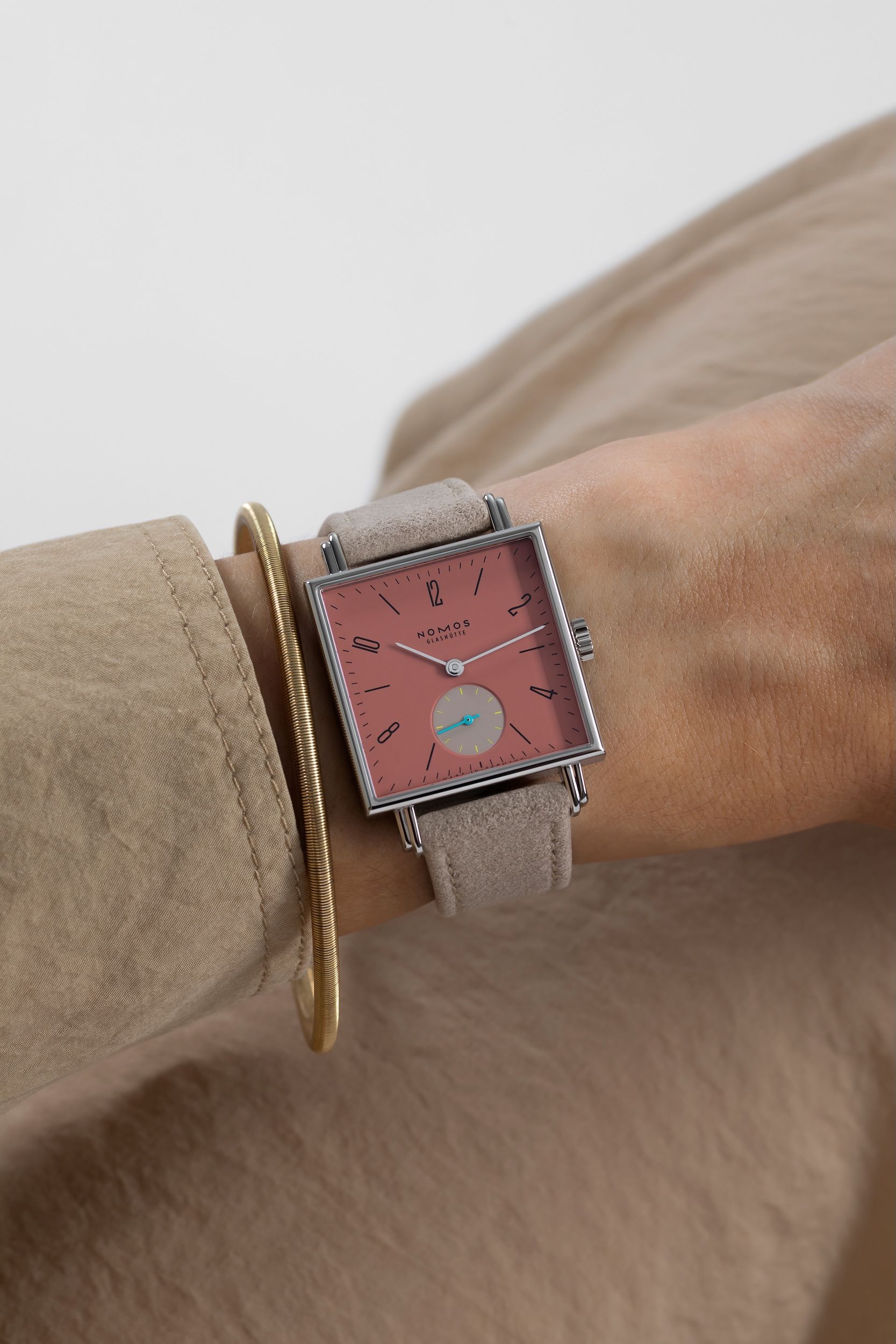 NOMOS テトラ テラ 着用画像1 NOMOSGLASHÜTTE＋FORTUNE TIME 表参道ヒルズ店