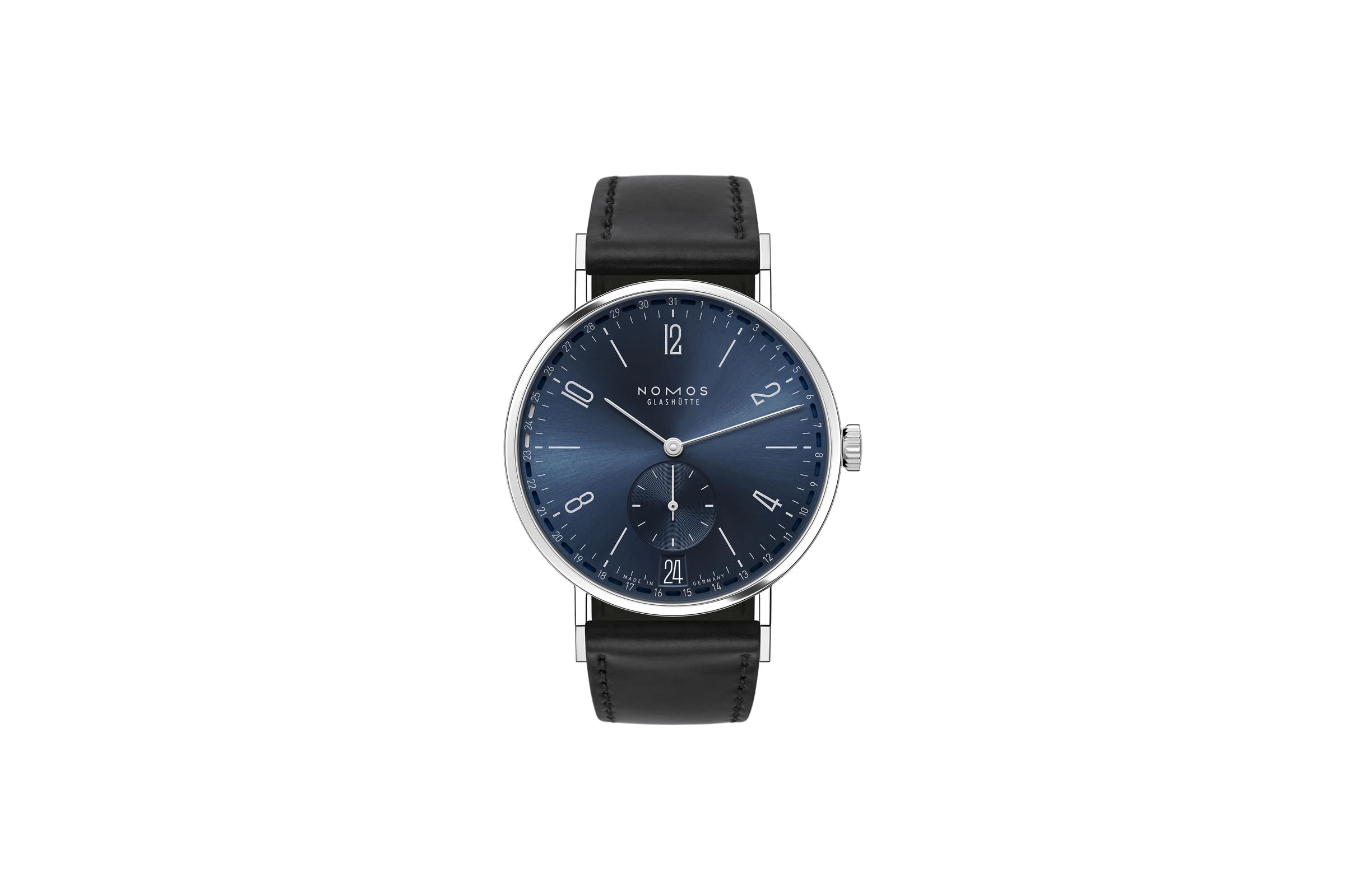 NOMOS Glashütte / Tangente 2 Date / NM136～新・手巻きキャリバー搭載～ ６時位置の数字と文字盤の外周に配置されたドットで表すクイック調整可能な２つのデイト表示。 52 時間パワーリザーブ、５気圧防水と性能も更に進化させました。  日付を把握する特別な方法が2つあるのに、どうして日付表示を1つだけにするのでしょうか。ノモスの新作タンジェント2デイトは、ダイアルの端に配置するリングデイトと6時の位置にある大きな日付窓で現在の日付が一目で分かり、月全体が見渡せます。このイノベーションは、新開発の迅速な日付調節が可能な手巻きムーブメントであるキャリバーDUW4601 によって可能となりました。一度着用すると手放せなくなる機能的なドレスウォッチです。