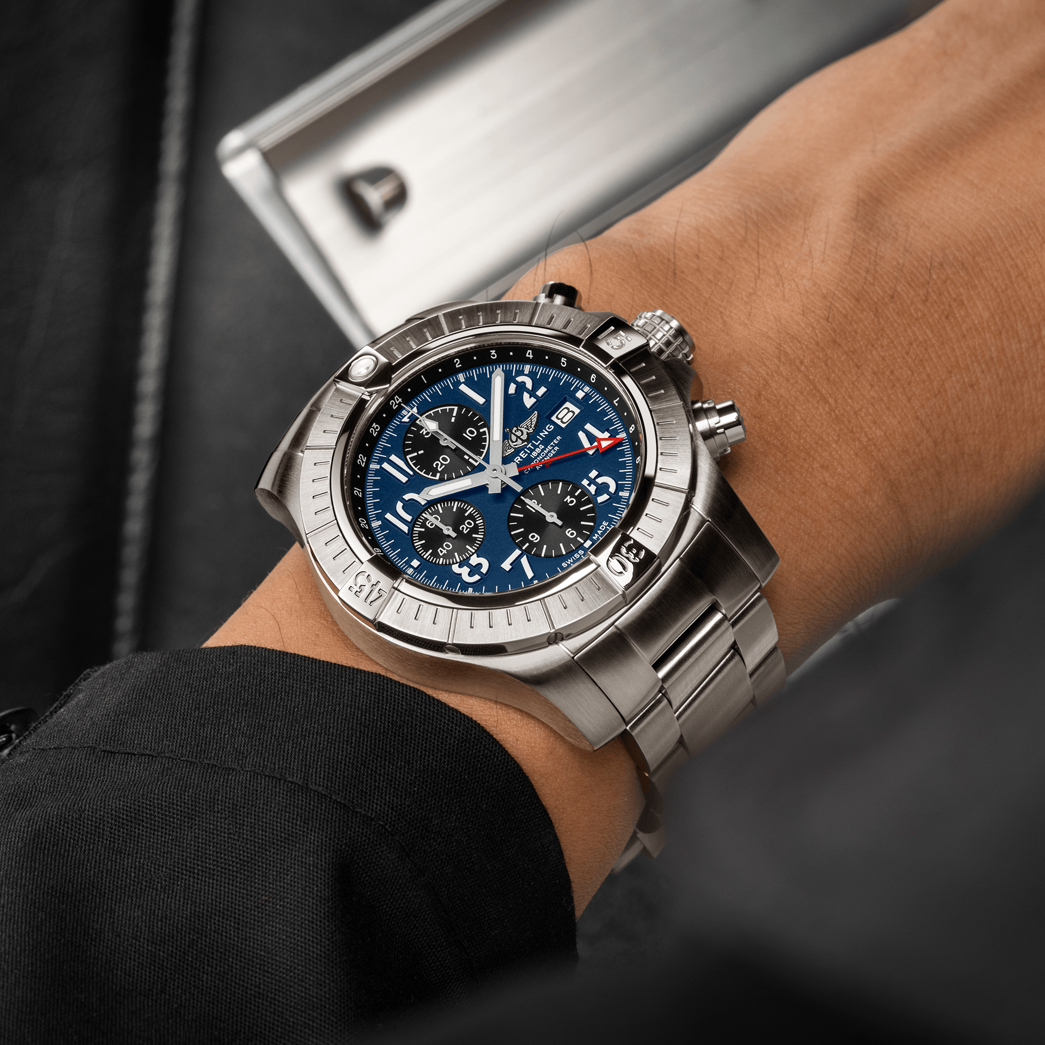 ブライトリング(BREITLING) アベンジャークロノグラフGMT45 AVENGER ...