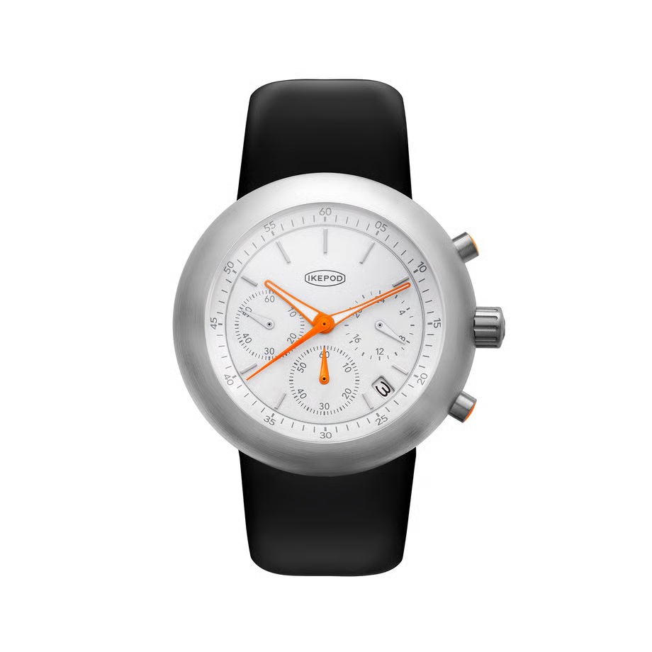 New Chronopod C016 Whie Horses 25 IPC016SILB CHRONOPODは、IKEPODの名作「HEMIPOD」へのオマージュを捧げたコレクション。 2025年秋、ブランド復活の一役を担ったCHRONOPODが、ムーブメントの変更、新たなカラーリングも加え、モデルの刷新を図ります。